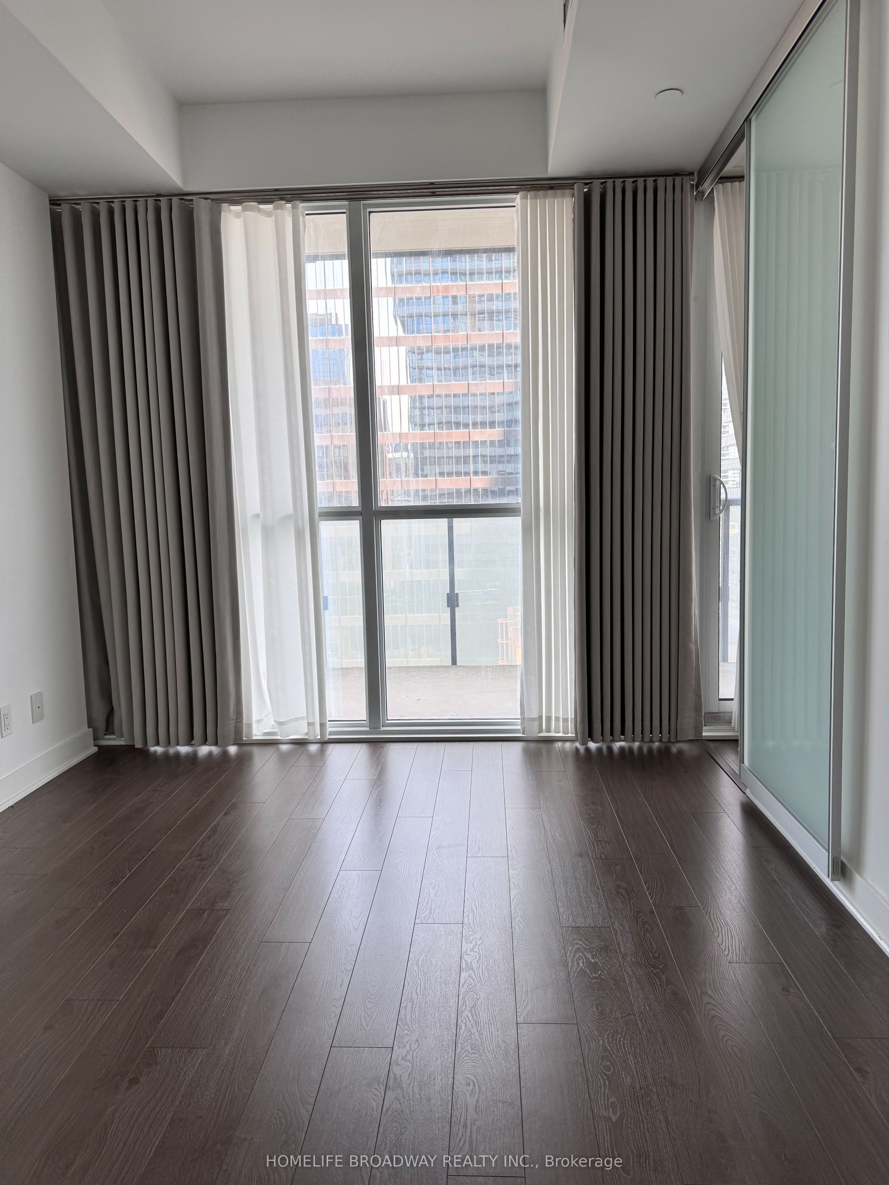 15 Grenville Street 1907, Toronto, ON M4Y 1A1 photo 3