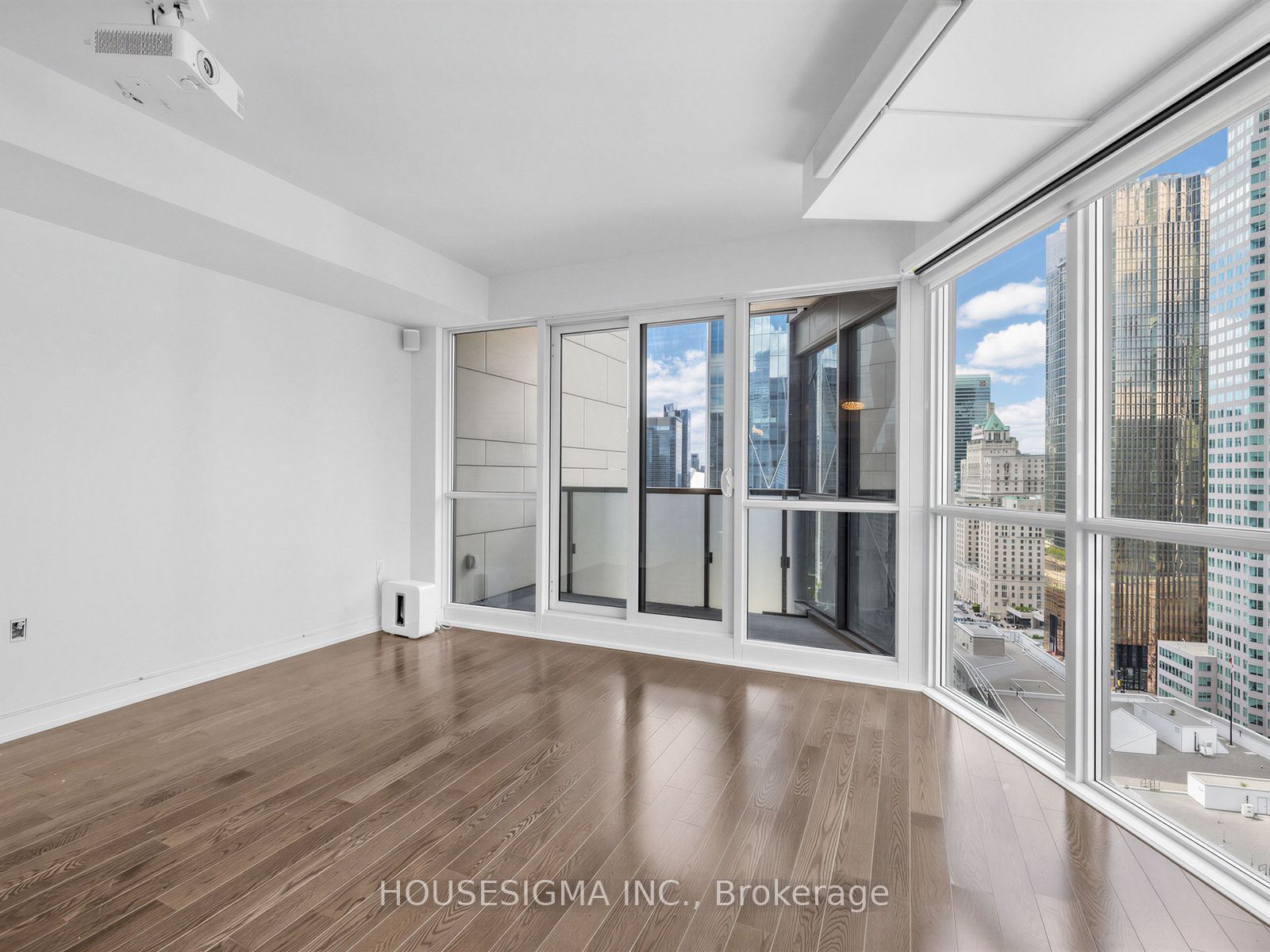 1 The Esplanade Drive 2504, Toronto, ON M5E 0A8 photo 2