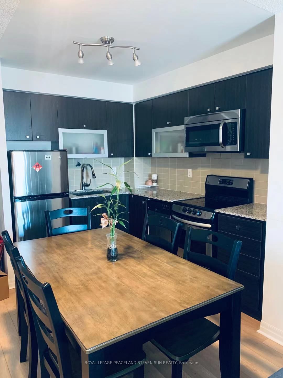 275 Yorkland Road 1812, Toronto, ON M2J 0B4 photo 3