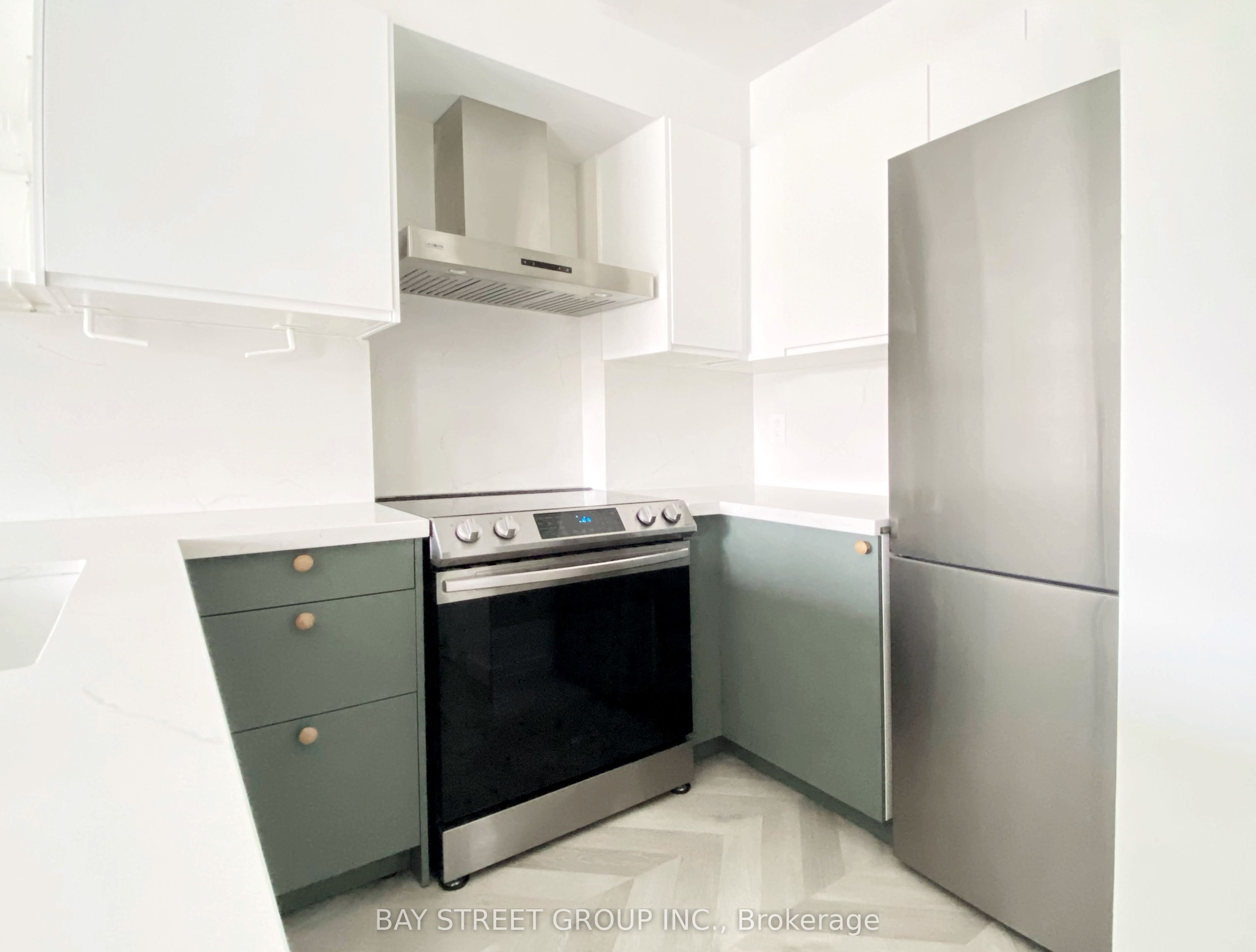 140 Bathurst Street 402, Toronto, ON M5V 3N8 photo 4