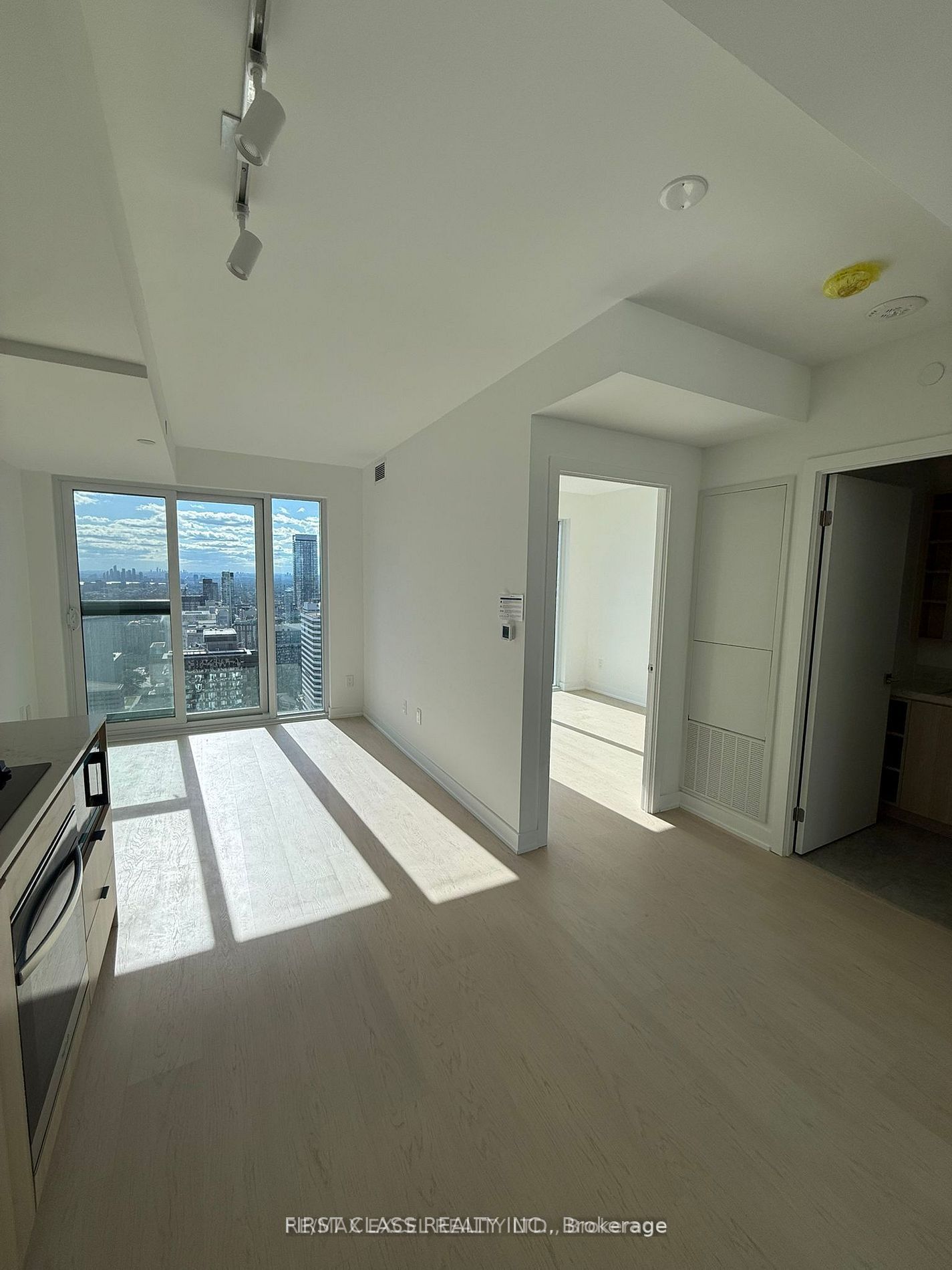 252 Church Street 5516, Toronto, ON M5B 0E6 photo 4