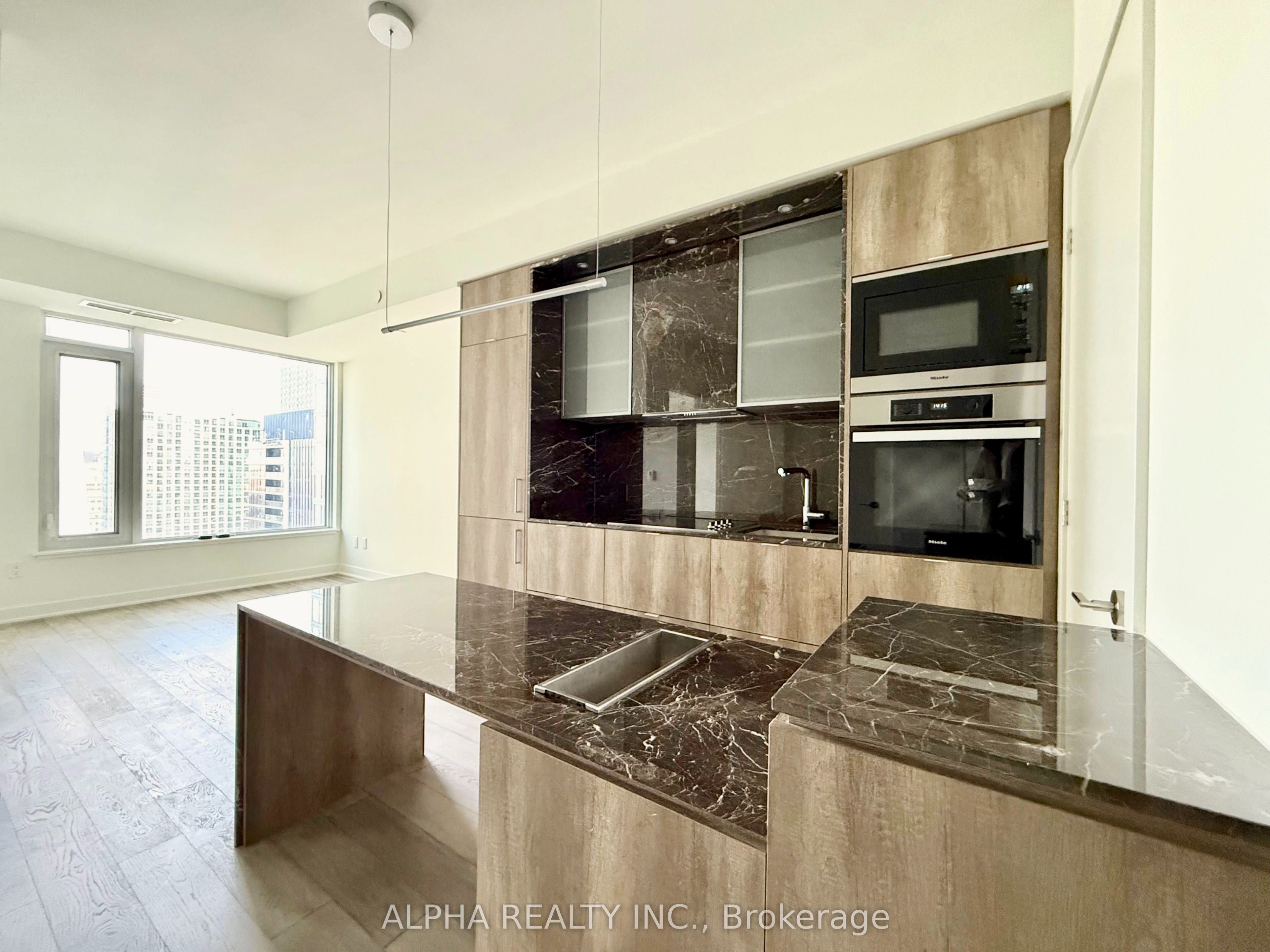 11 Yorkville Avenue 2109, Toronto, ON M3W 1L2 photo 2