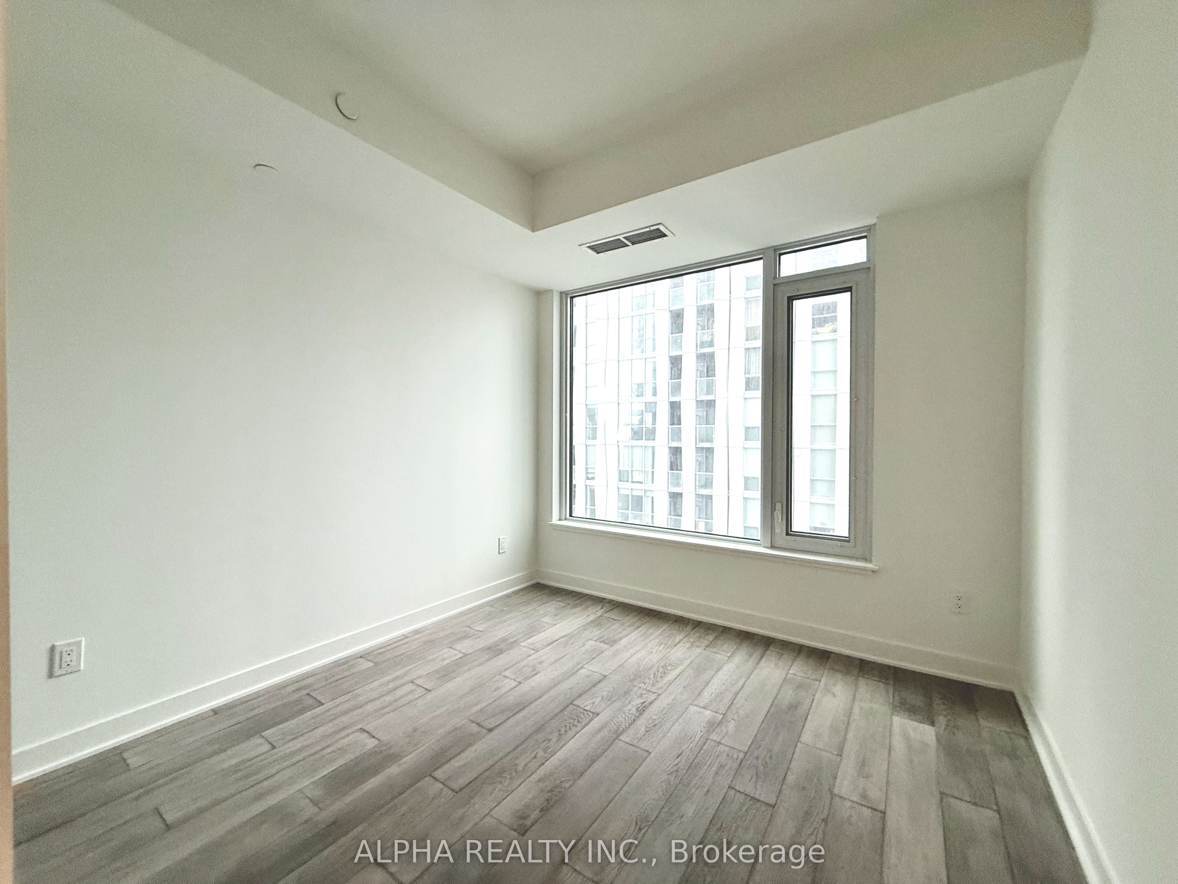 11 Yorkville Avenue 2109, Toronto, ON M3W 1L2 photo 4