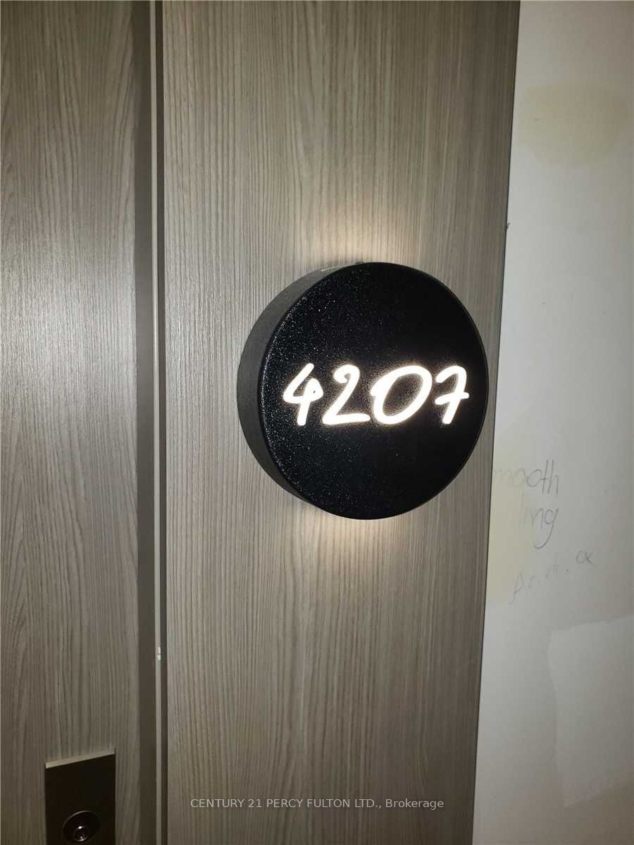 161 Roehampton Avenue 4207, Toronto, ON M4P 1P9 photo 3
