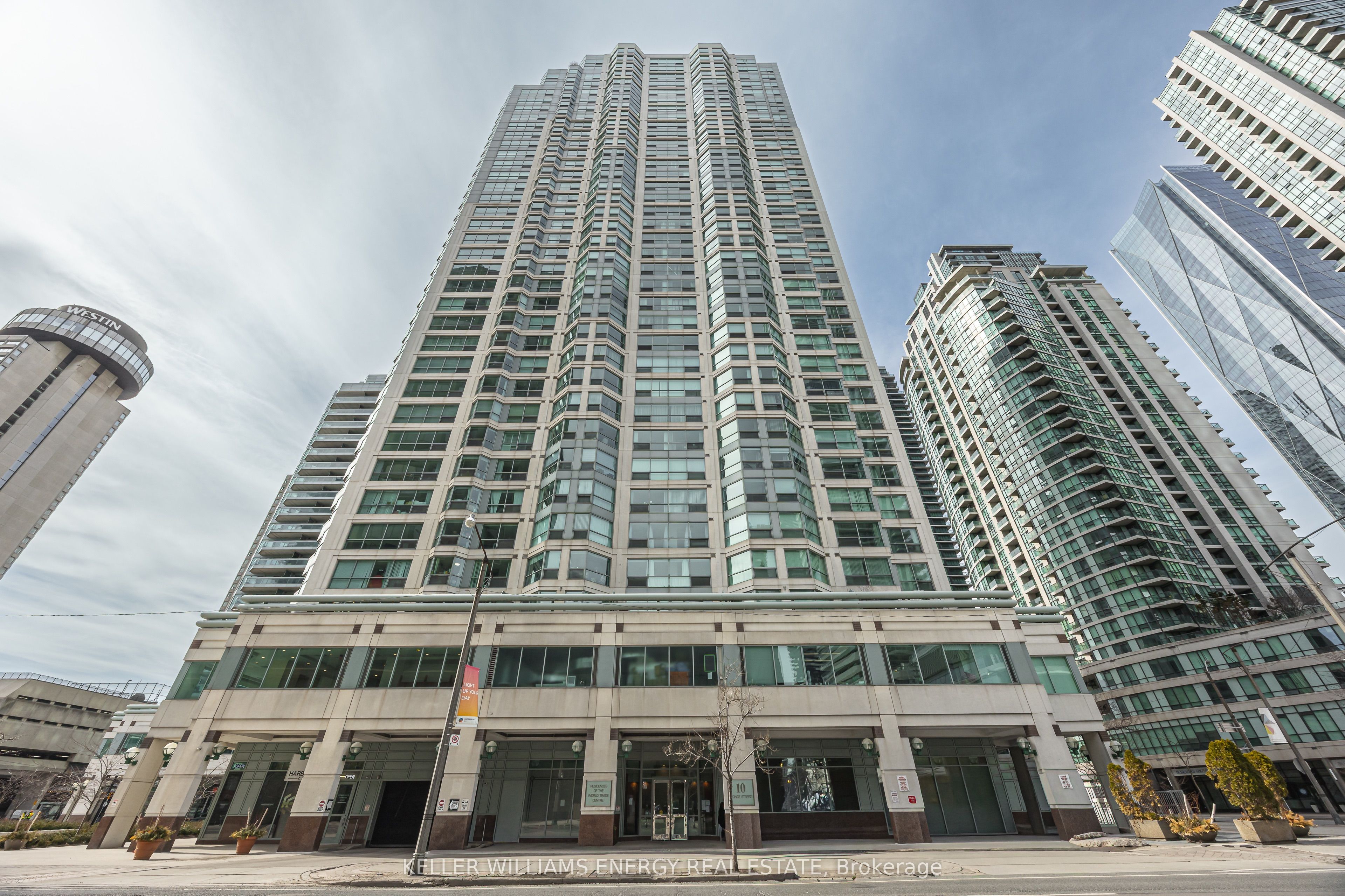 10 Yonge Street 1604, Toronto, ON M5E 1R4
