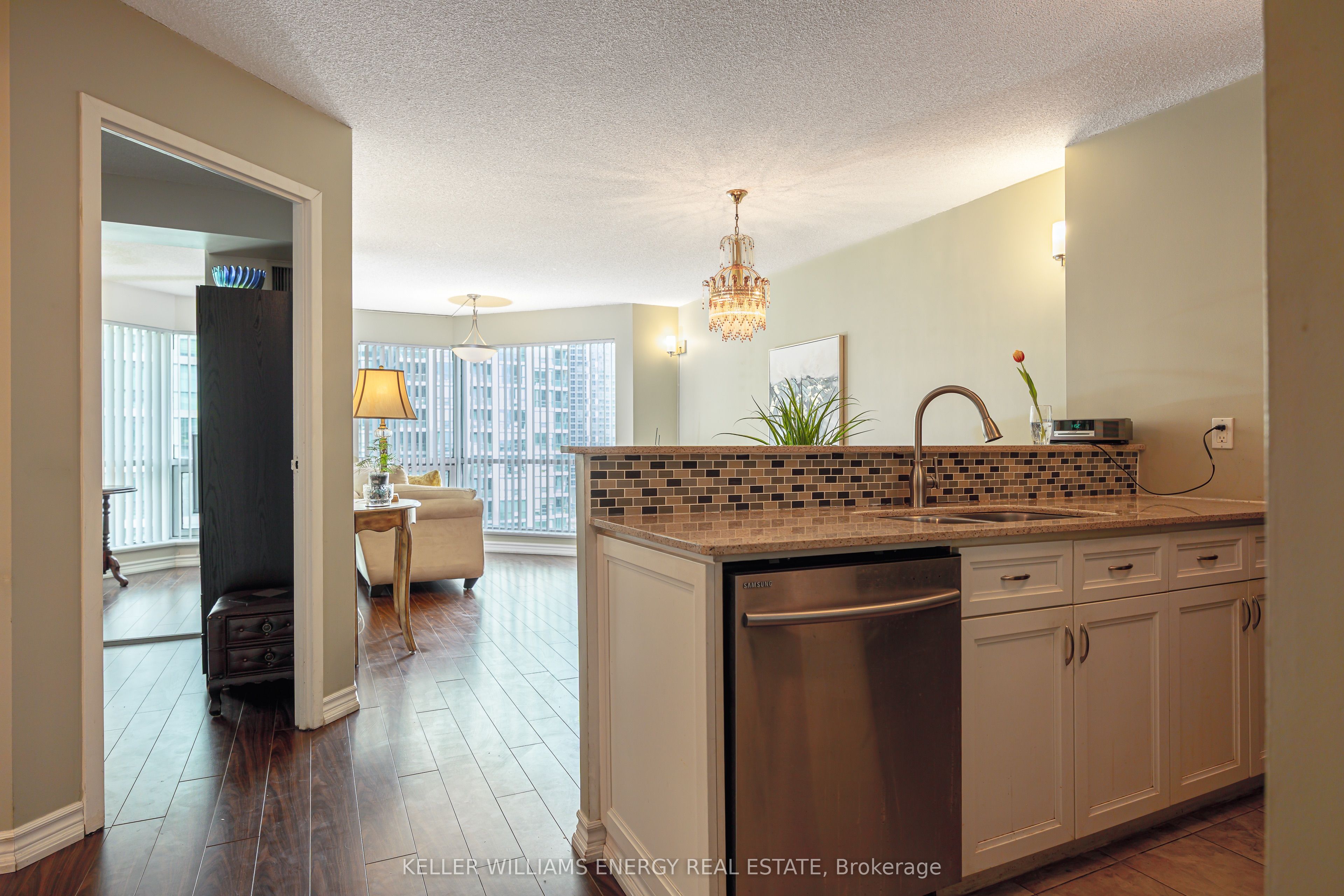 10 Yonge Street 1604, Toronto, ON M5E 1R4 photo 3