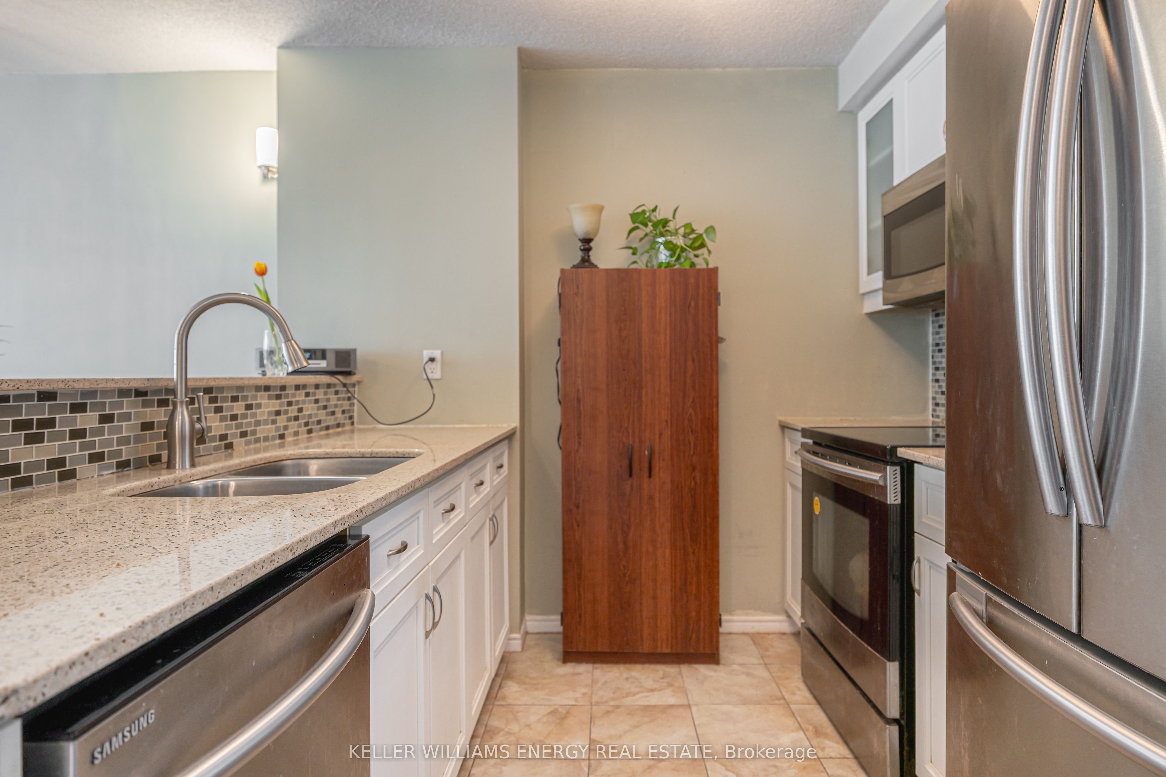 10 Yonge Street 1604, Toronto, ON M5E 1R4 photo 5