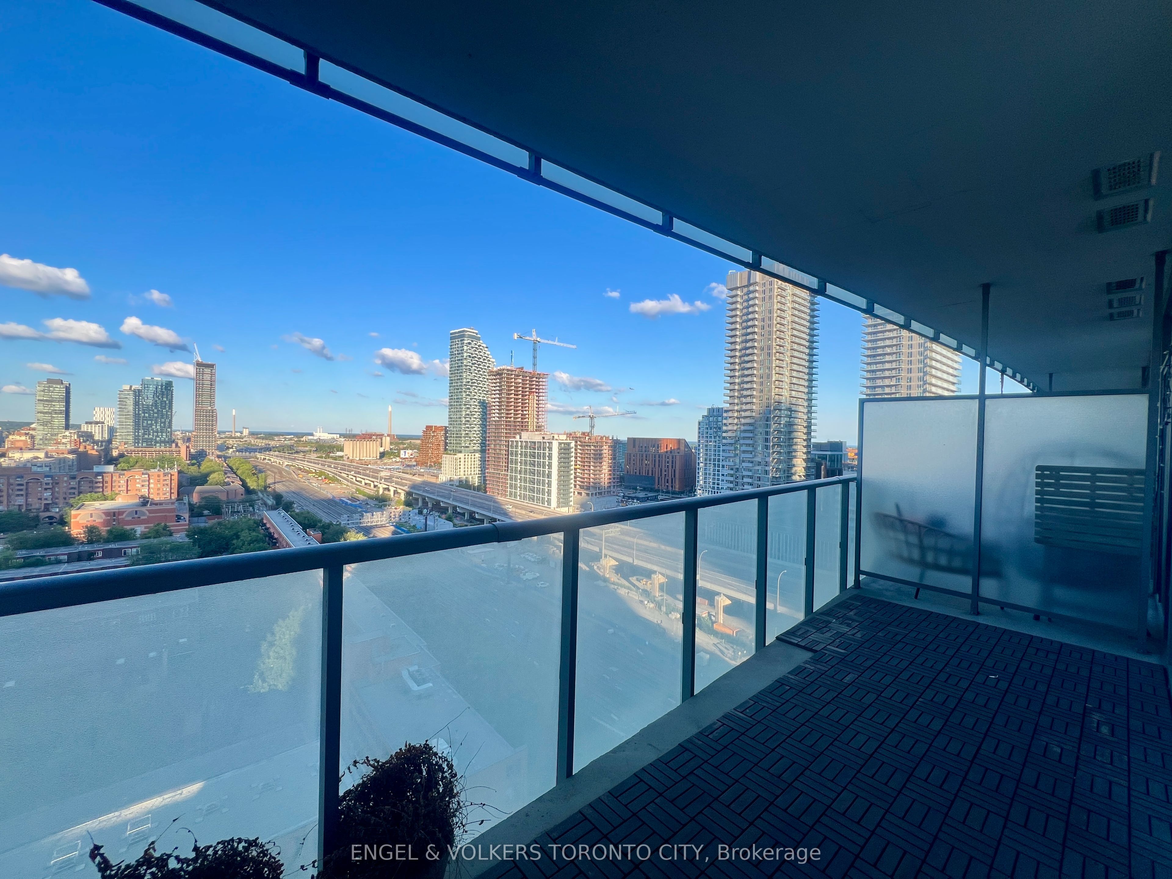 1 Market Street 1608, Toronto, ON M5E 0A2 photo 5