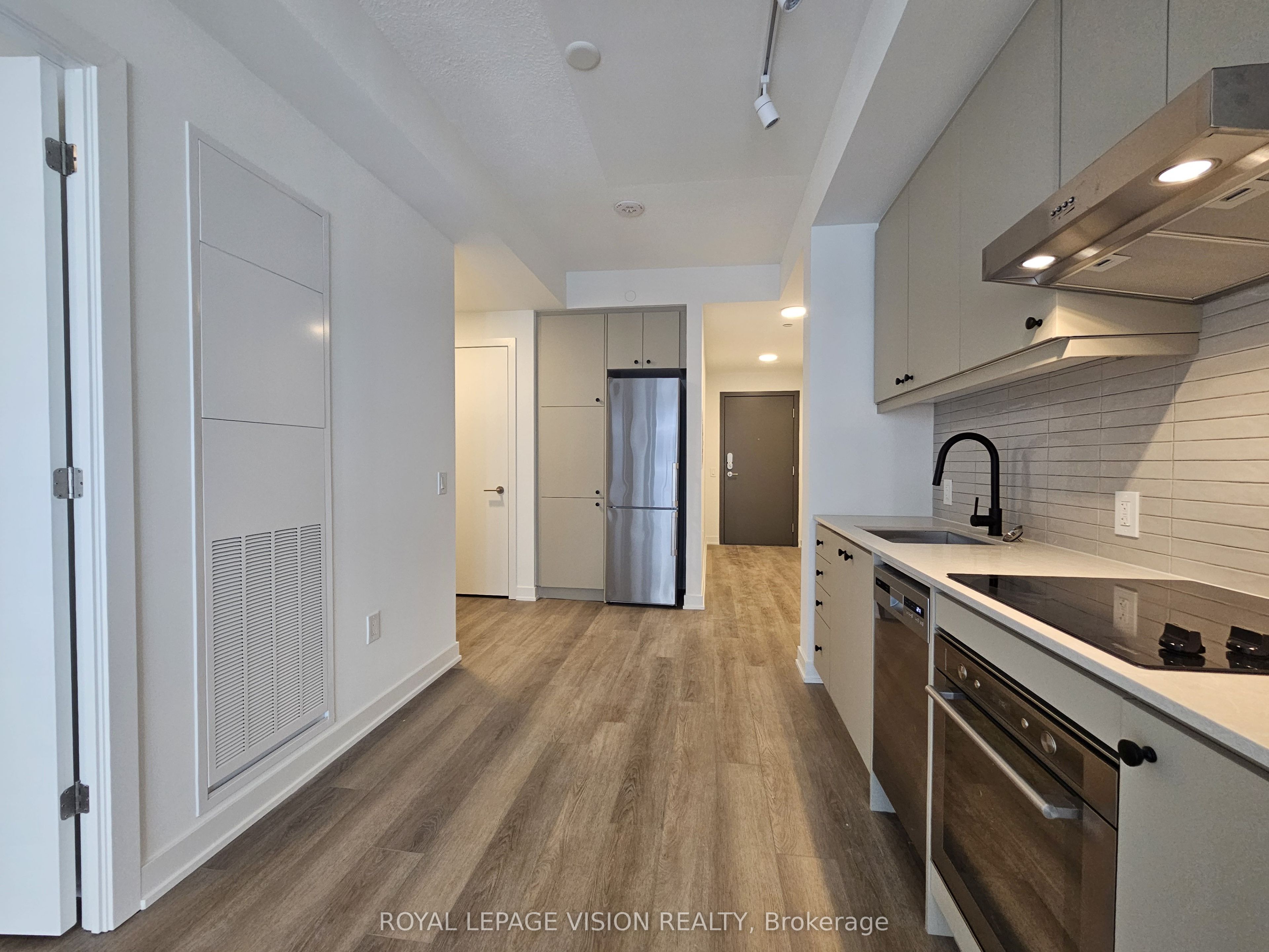 9 Tecumseth Street 911, Toronto, ON M5V 3G4 photo 5