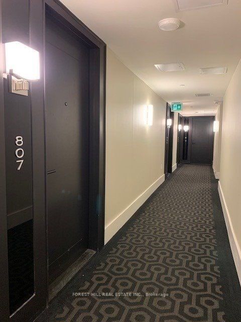 955 Bay Street 807, Toronto, ON M5S 2A2 photo 3