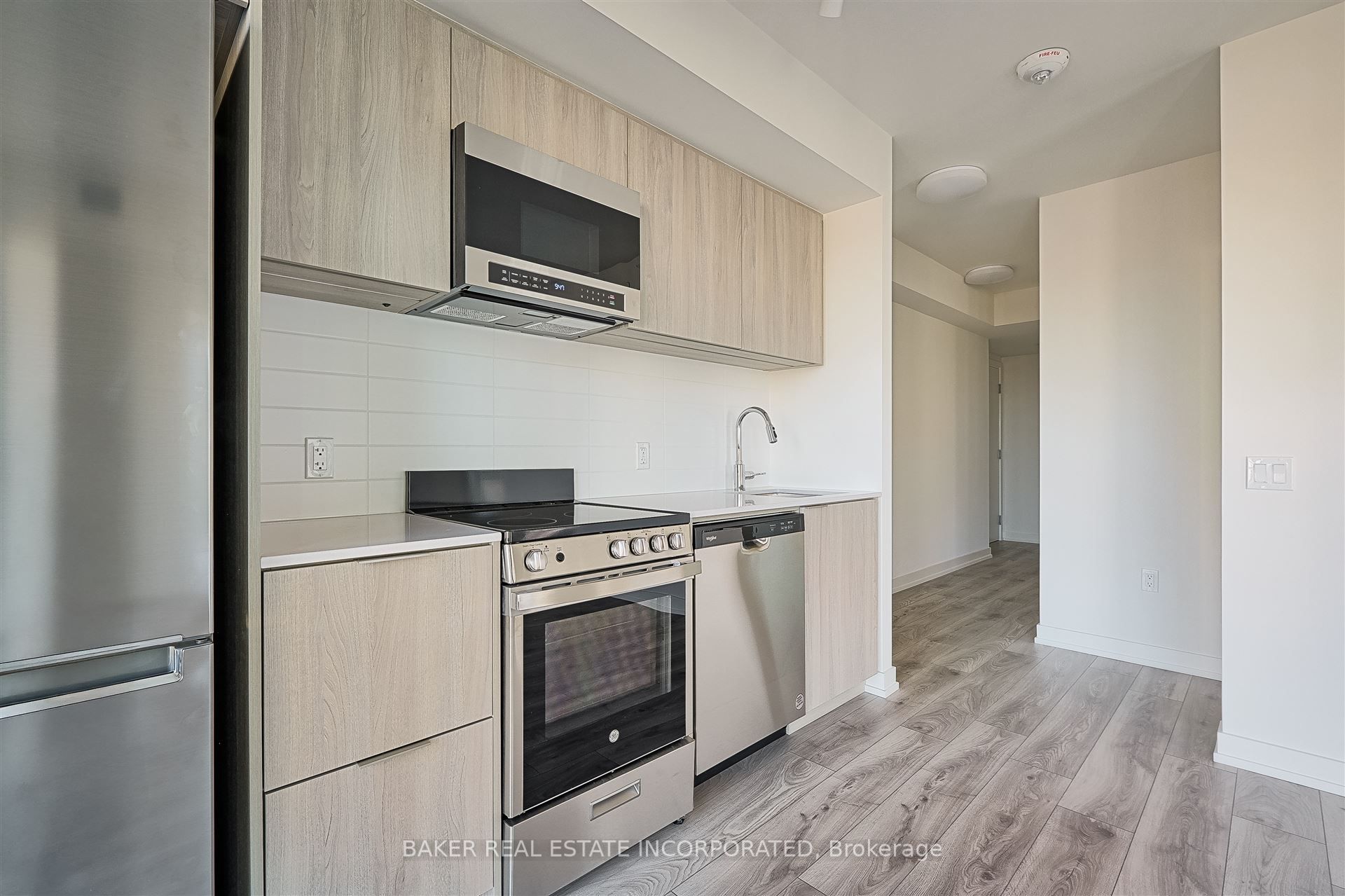 223 Redpath Avenue 1508, Toronto, ON M4P 0E8 photo 5