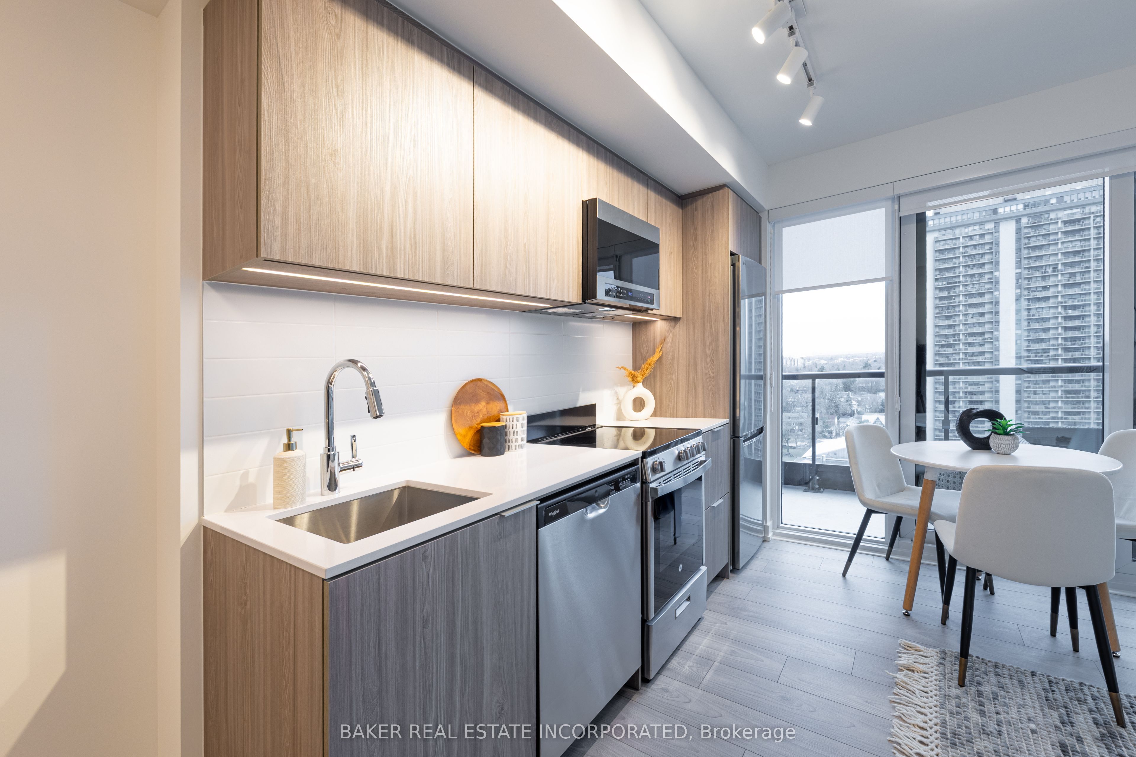 223 Redpath Avenue 1410, Toronto, ON M4P 0E8