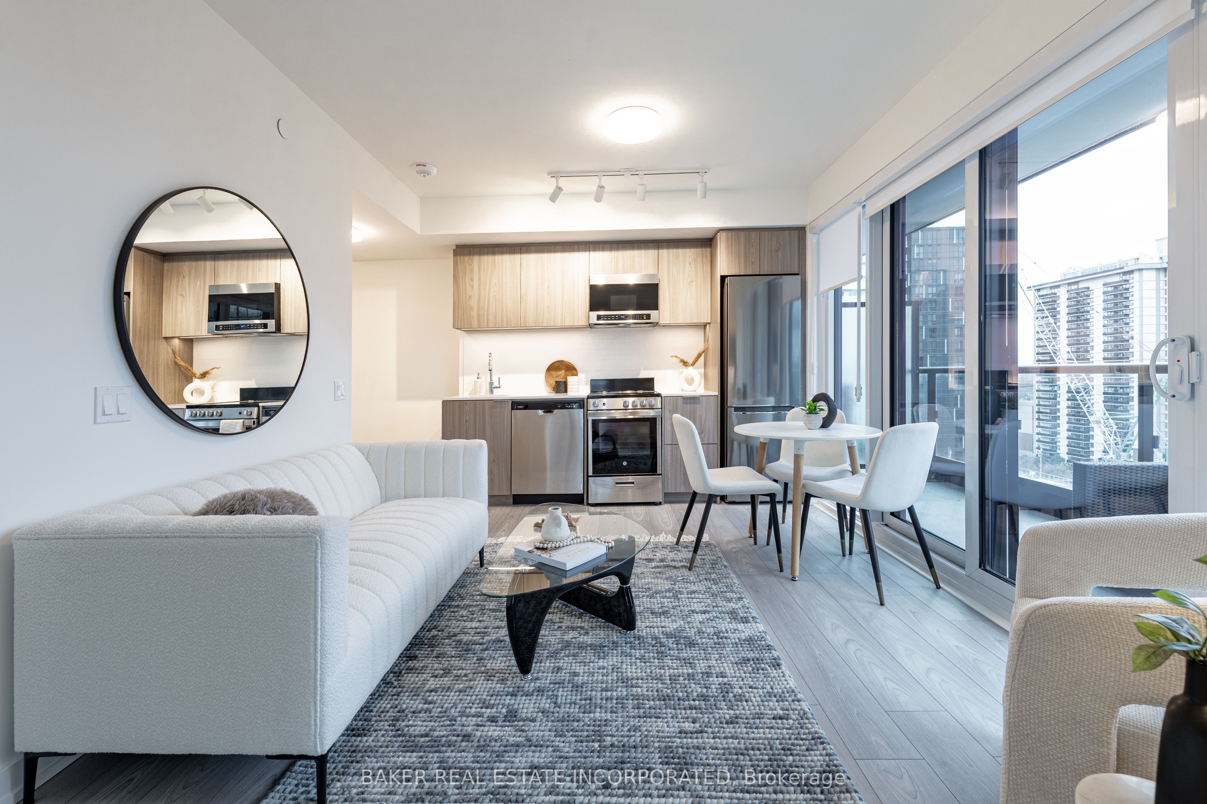 223 Redpath Avenue 1410, Toronto, ON M4P 0E8 photo 4