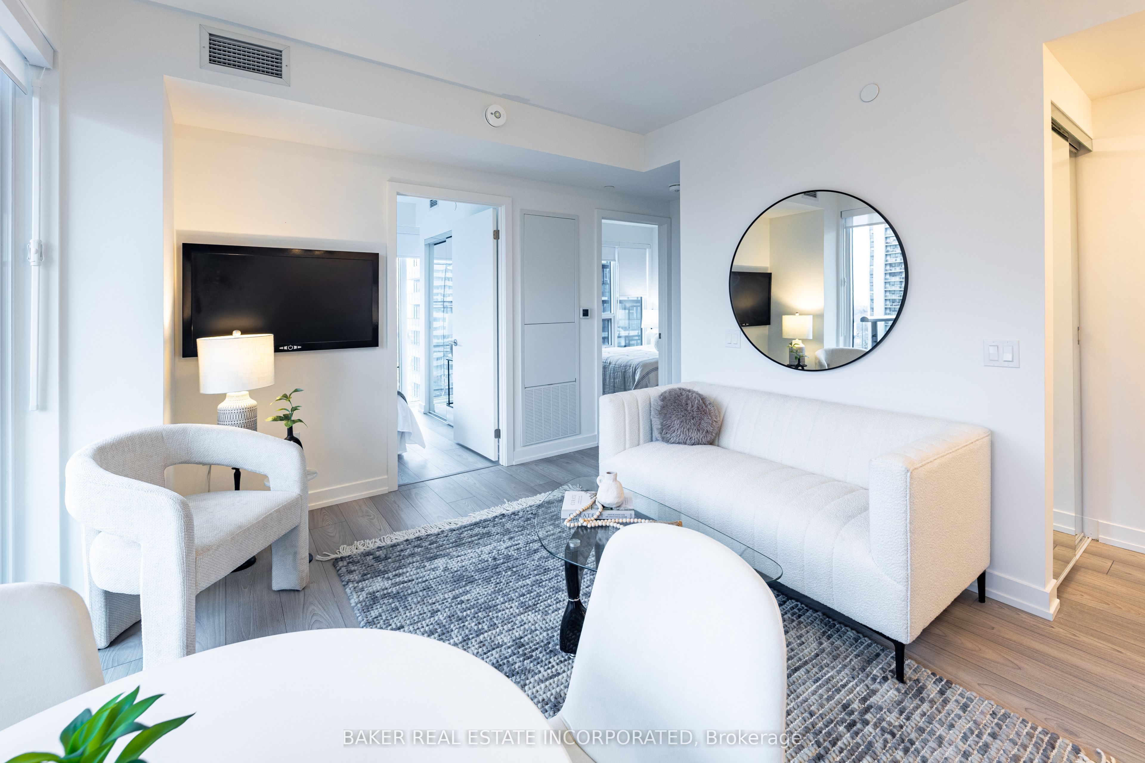 223 Redpath Avenue 1410, Toronto, ON M4P 0E8 photo 5
