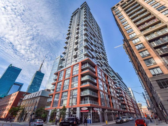 126 Simcoe Street 2106, Toronto, ON M5H 4E6