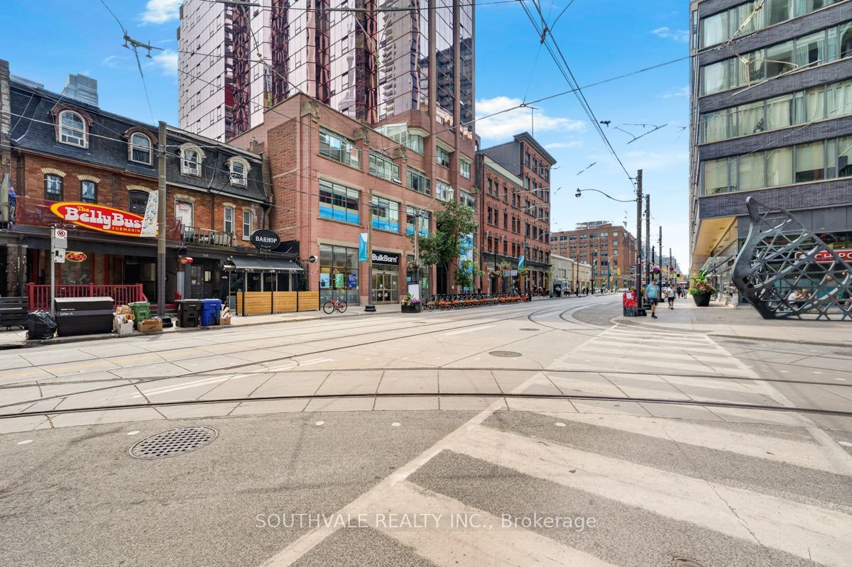 393 King St. W 1107, Toronto, ON M5V 3G8