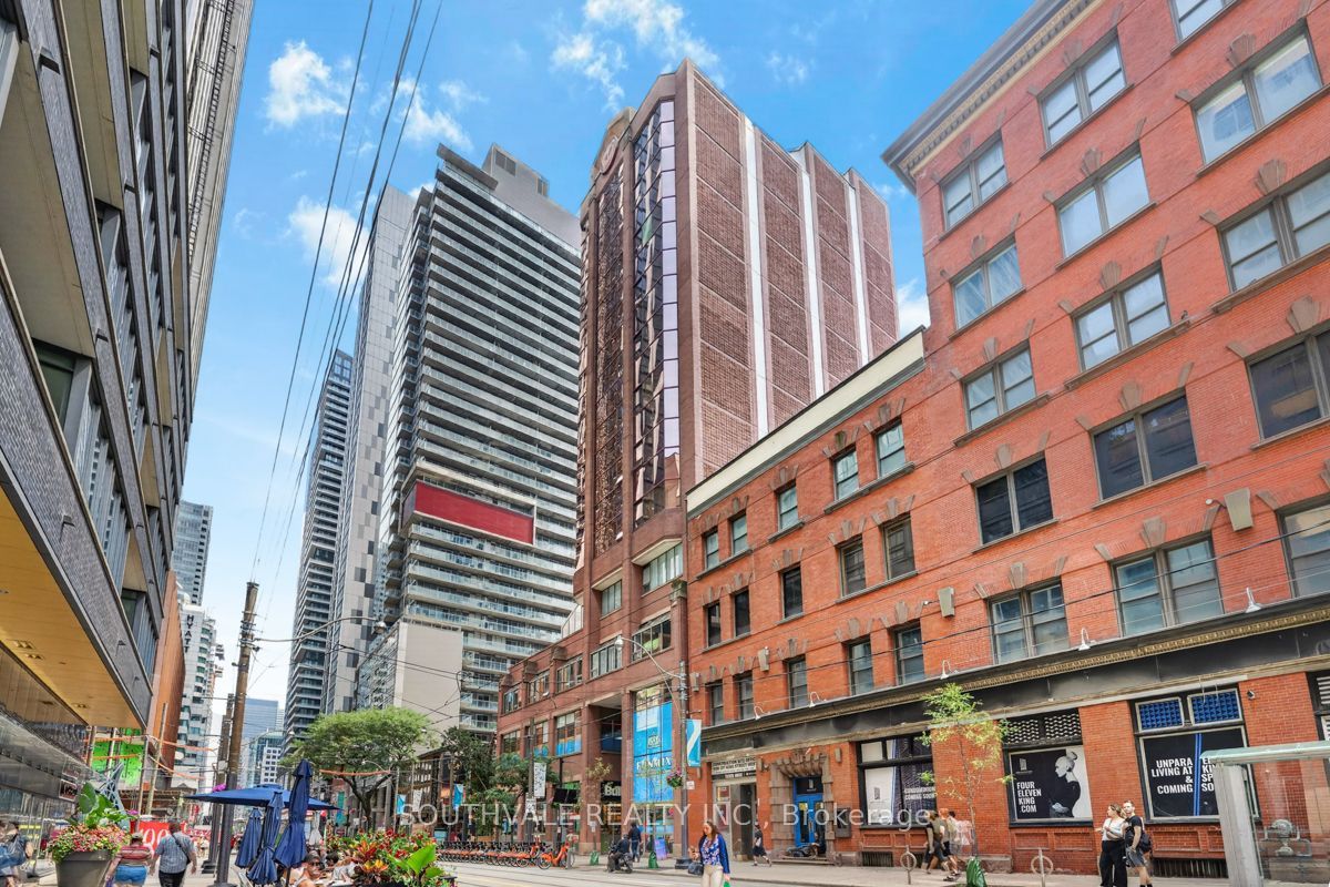 393 King St. W 1107, Toronto, ON M5V 3G8 photo 3
