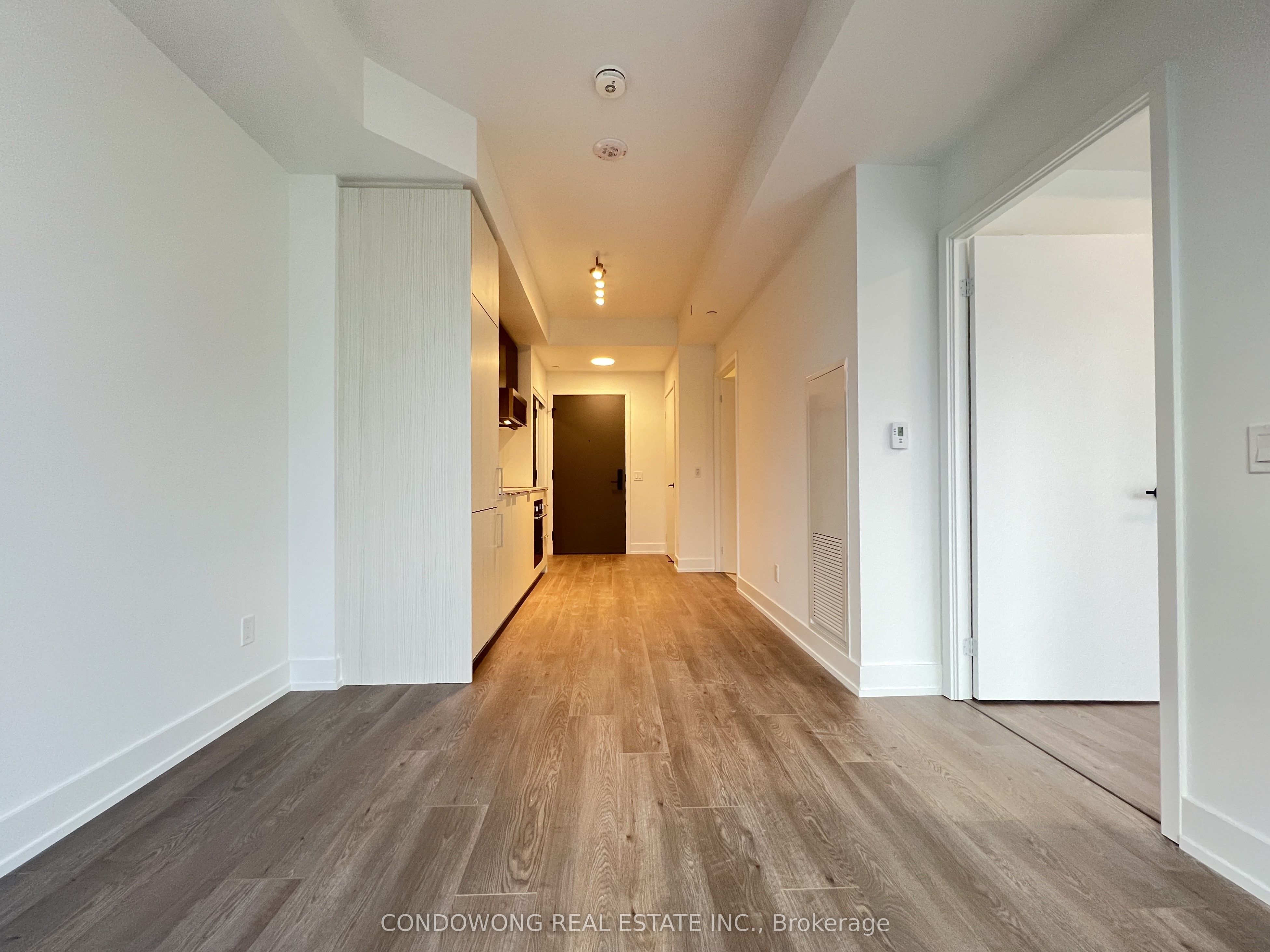 308 Jarvis Street 1802, Toronto, ON M5B 0E3 photo 4