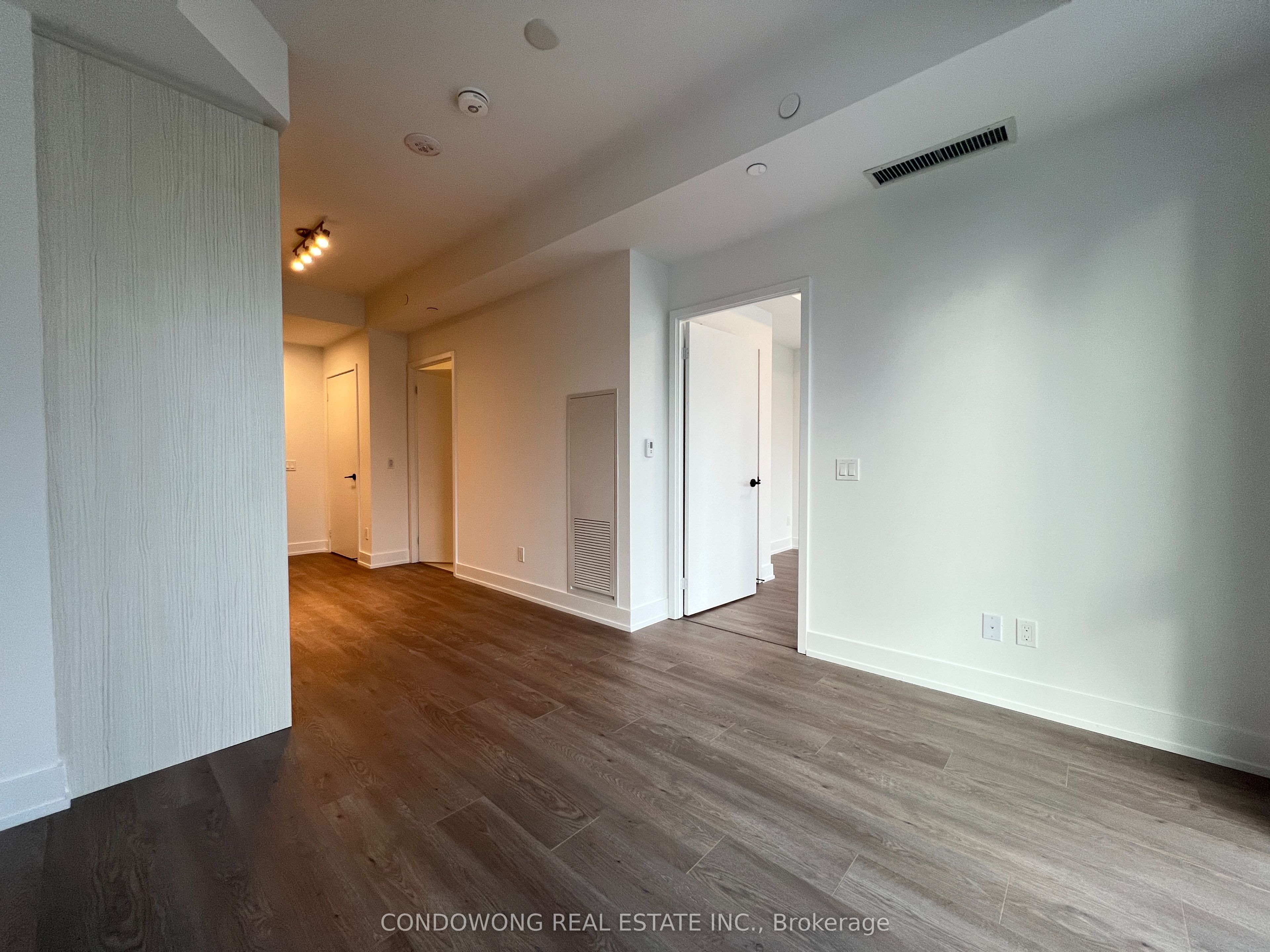 308 Jarvis Street 1802, Toronto, ON M5B 0E3 photo 5