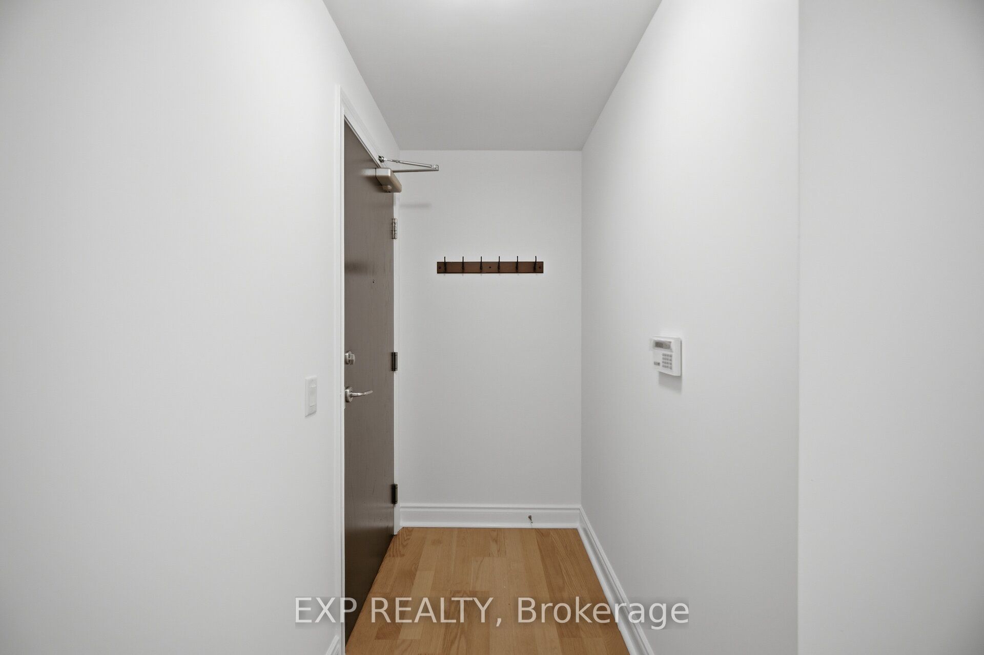 1103 Leslie Street 1103, Toronto, ON M3C 4G8 photo 4