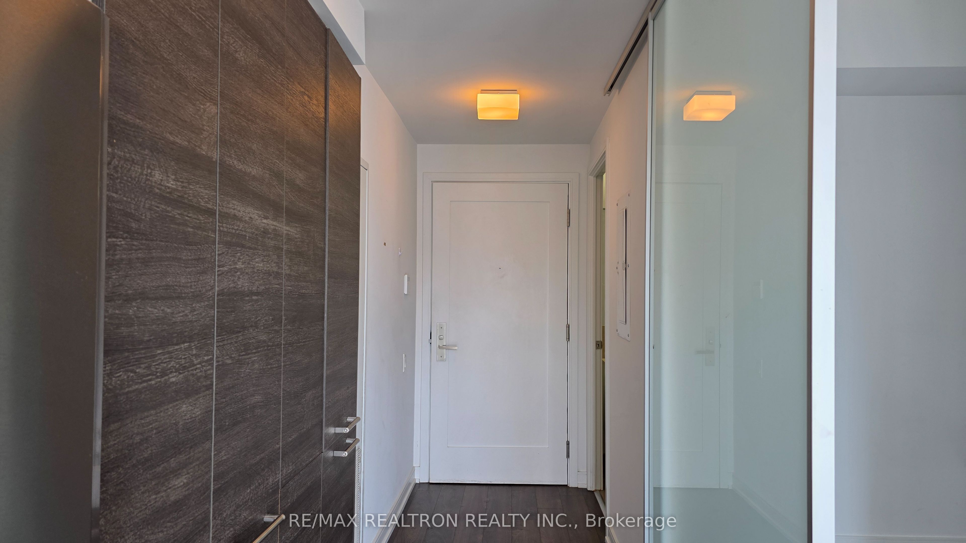 28 Wellesley Street E 1103, Toronto, ON M4Y 1G3 photo 2