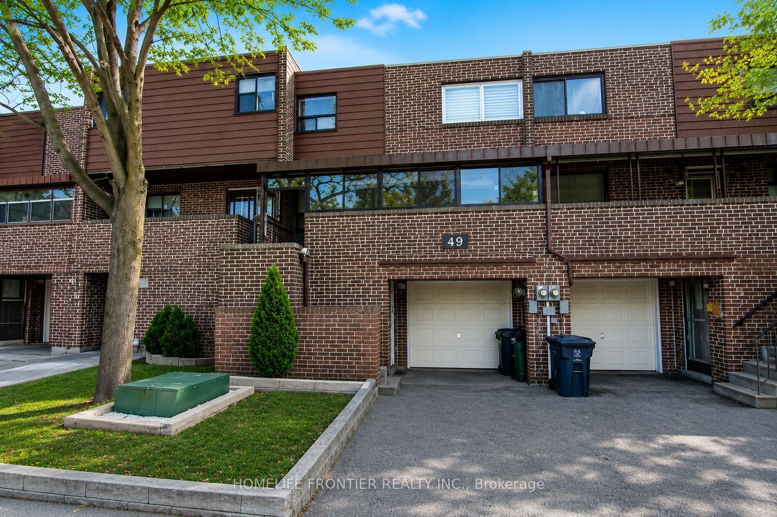 49 Red Robin Way, Toronto, ON M2R 3K6