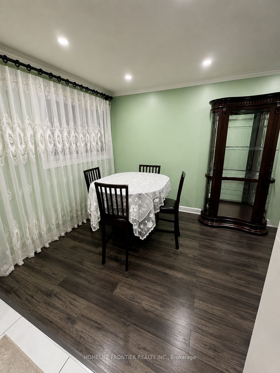 49 Red Robin Way, Toronto, ON M2R 3K6 photo 5