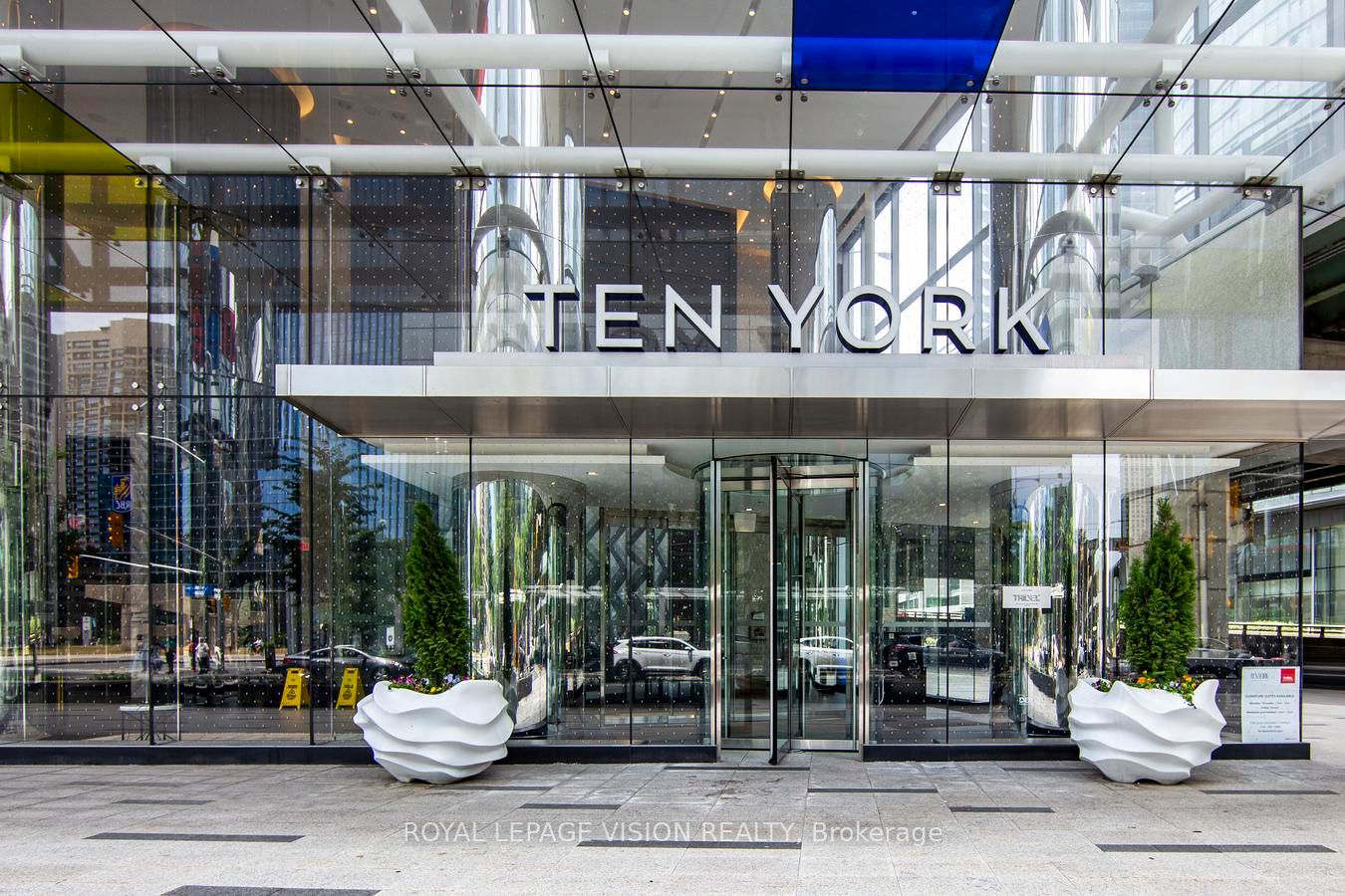 10 York Street 2207, Toronto, ON M5J 2Z2 photo 5