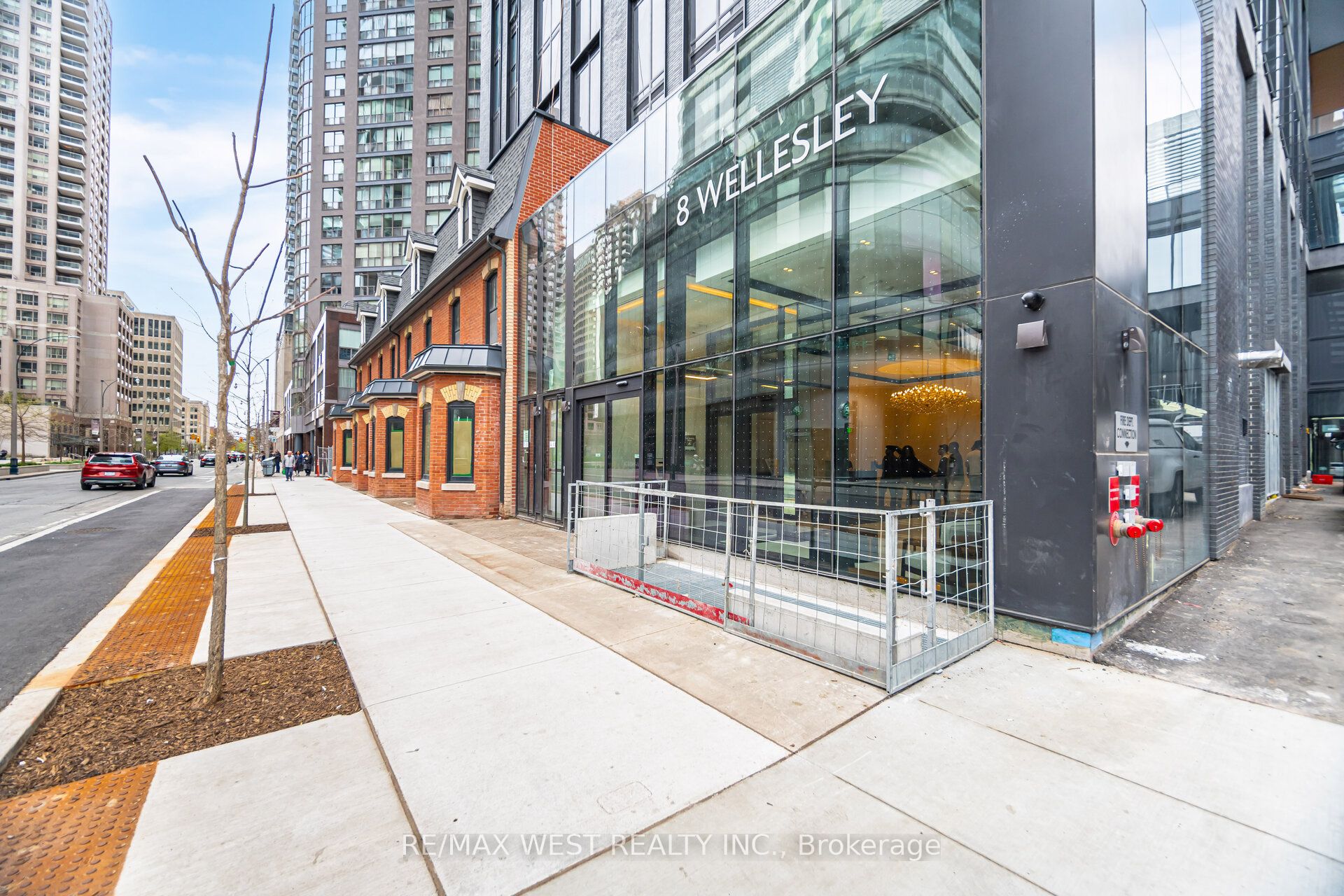 8 Wellesley Street W 3505, Toronto, ON M4Y 0J5 photo 2