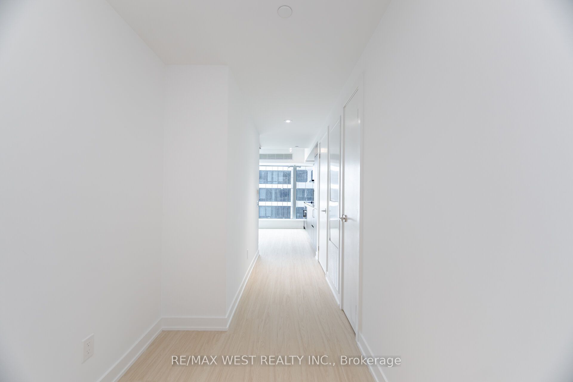 8 Wellesley Street W 3505, Toronto, ON M4Y 0J5 photo 5