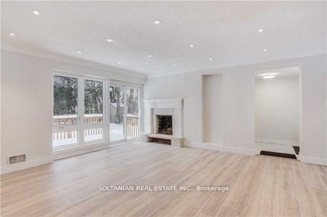 44 Tremont Crescent, Toronto, ON M3B 2S2 photo 2