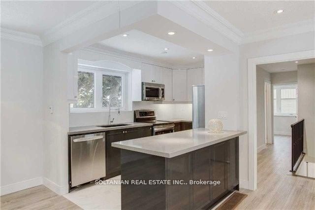 44 Tremont Crescent, Toronto, ON M3B 2S2 photo 3