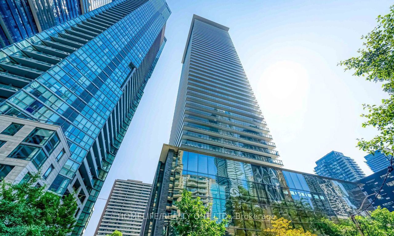 33 Charles Street E 1008, Toronto, ON M4Y 0A2