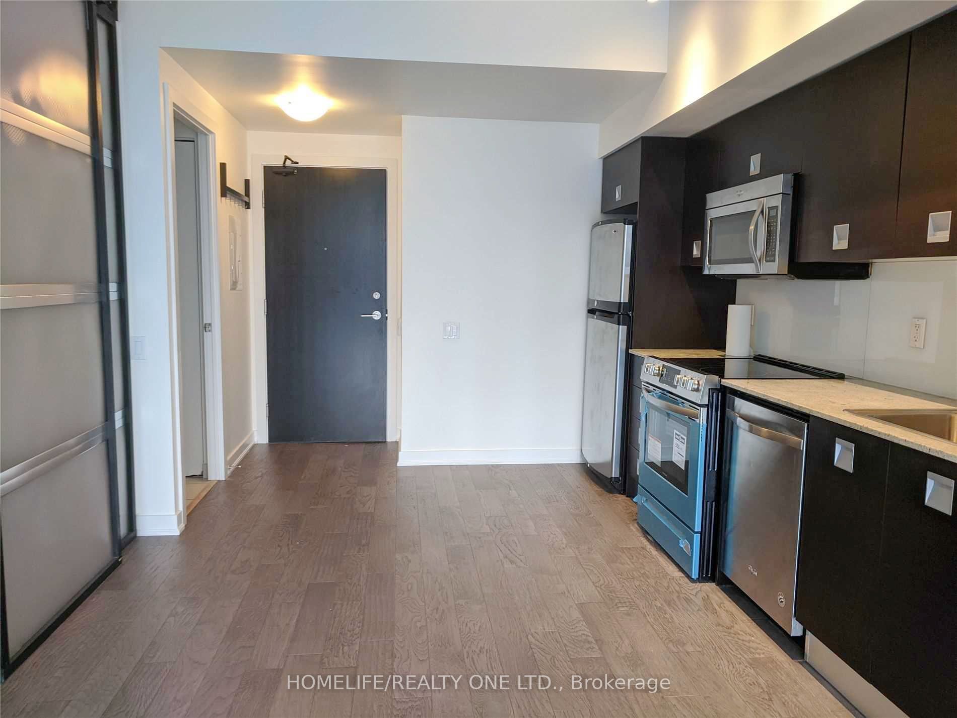 33 Charles Street E 1008, Toronto, ON M4Y 0A2 photo 4