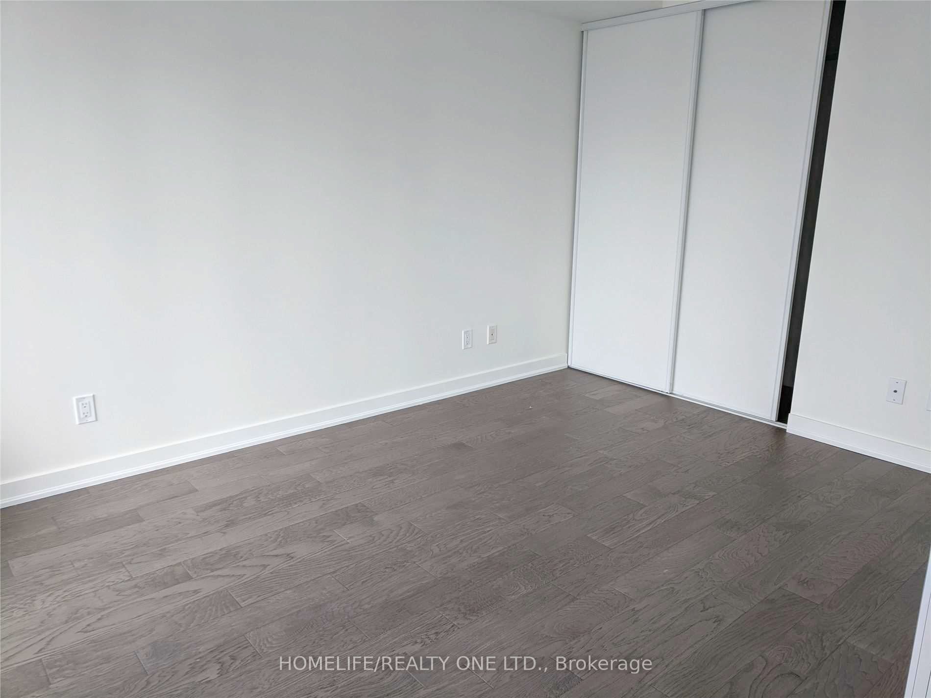 33 Charles Street E 1008, Toronto, ON M4Y 0A2 photo 5