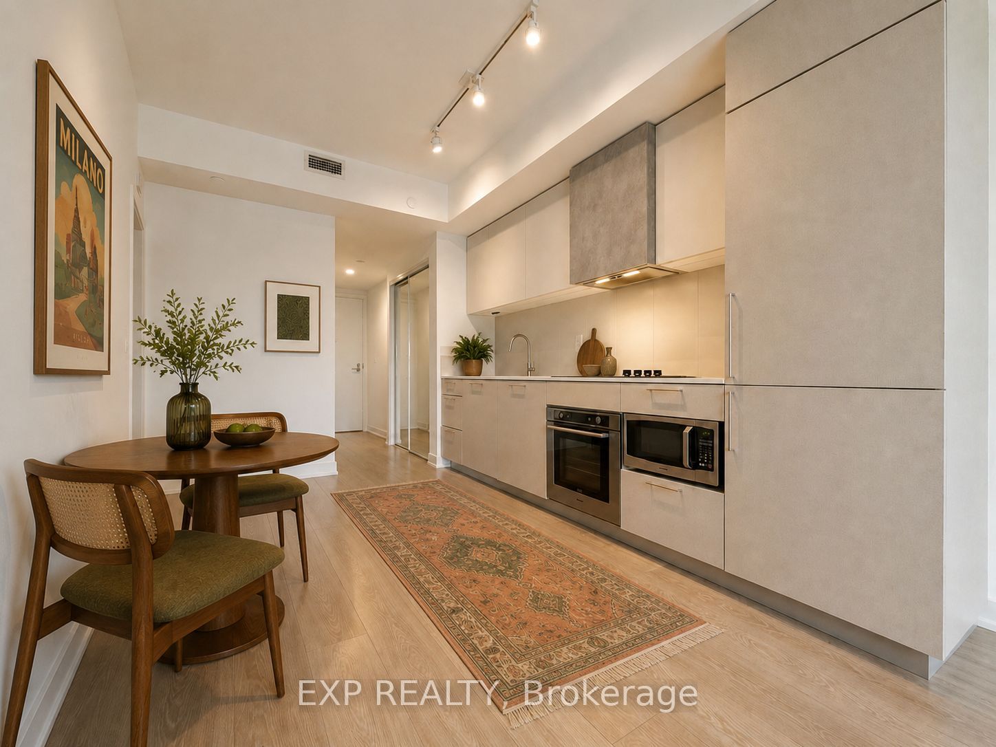 19 Western Battery Road 811, Toronto, ON M6K 3S4 photo 2