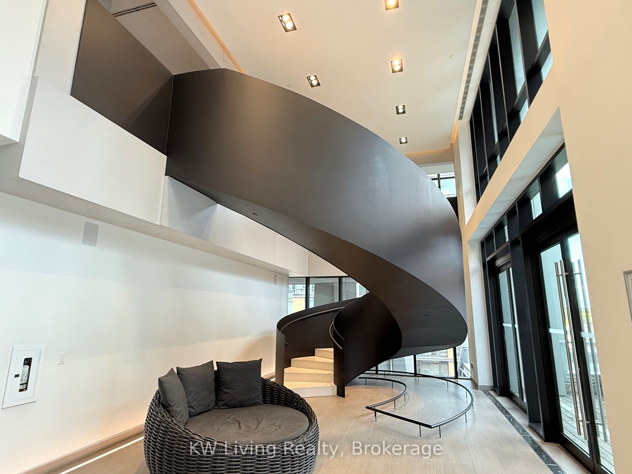 1 Yorkville Avenue 2804, Toronto, ON M4W 1L1 photo 3