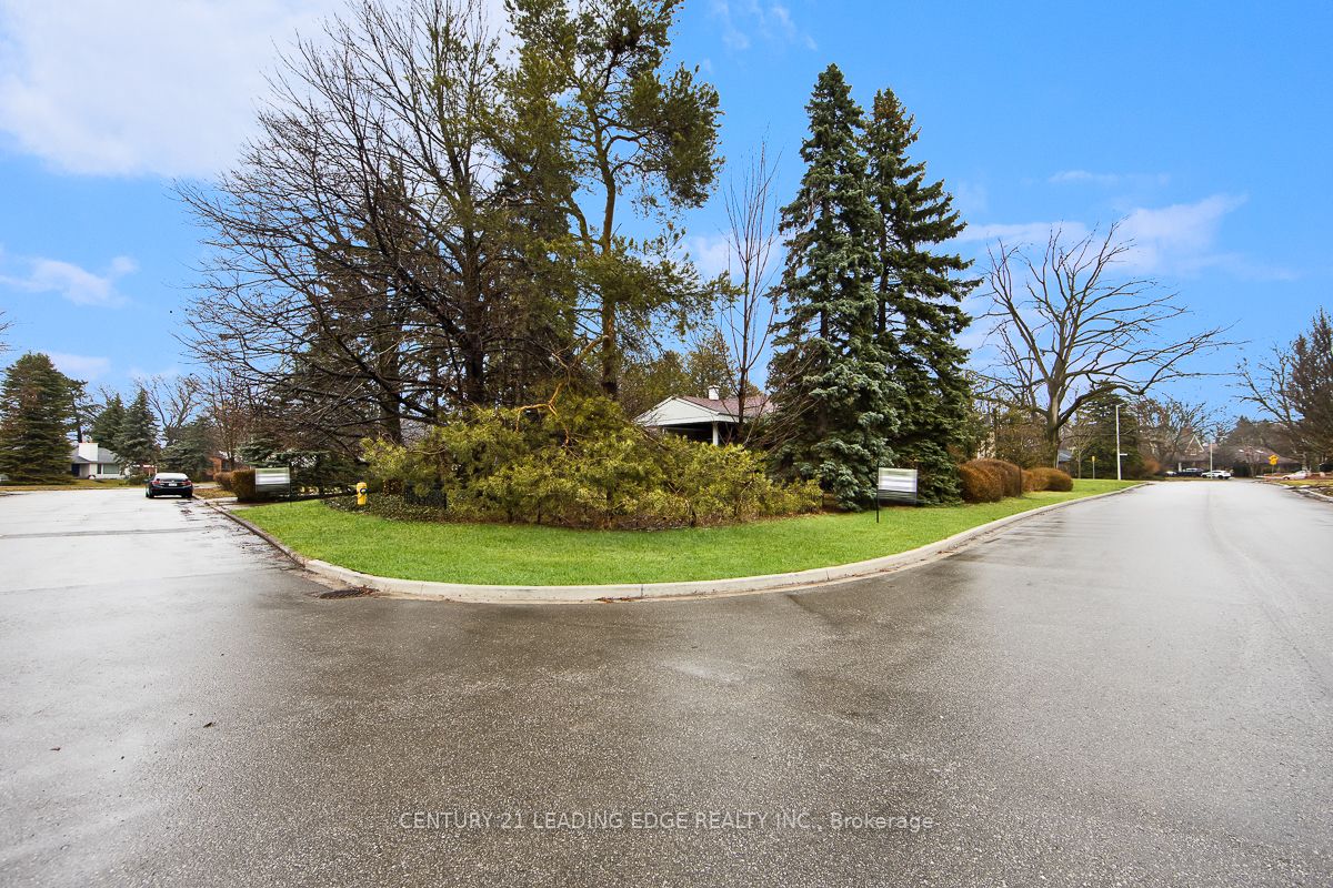 1 Bradgate Road, Toronto, ON M3B 1J6 photo 3