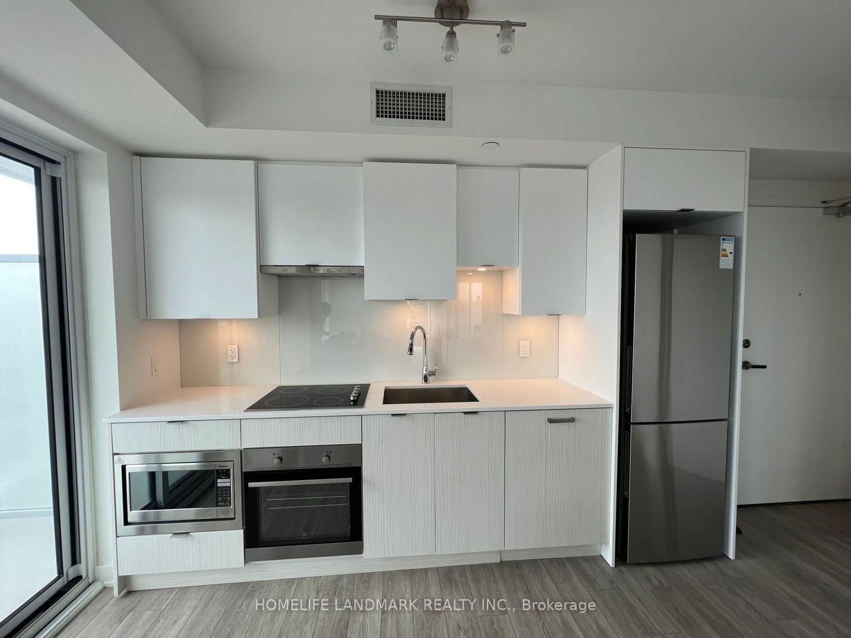 99 Broadway Avenue 1903, Toronto, ON M4P 0E3