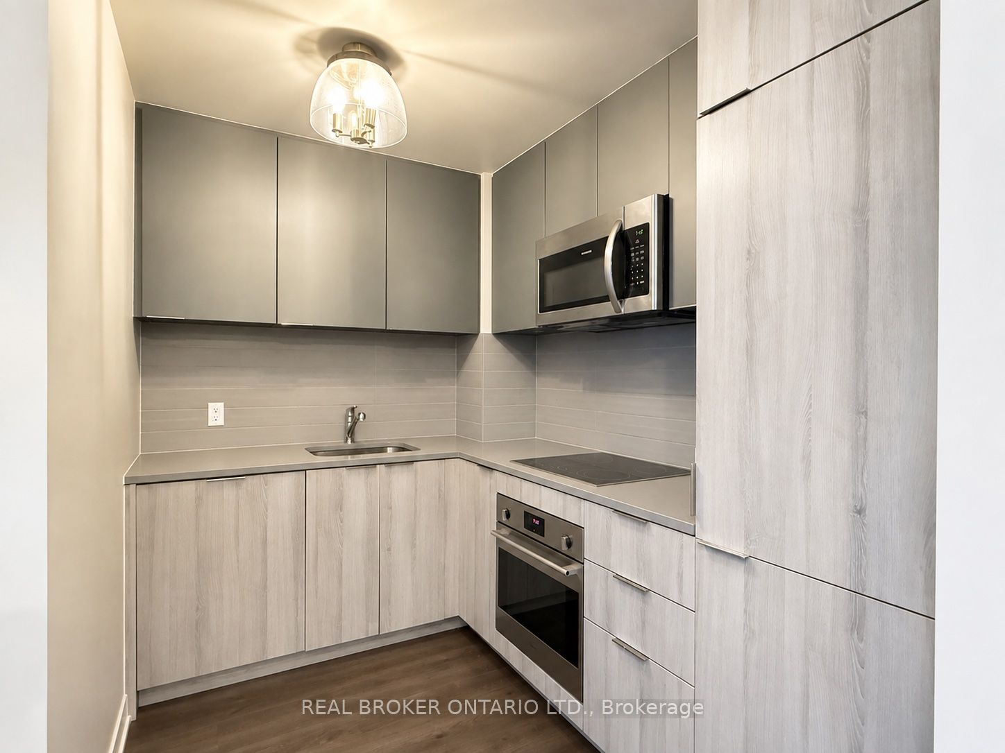 223 St. Clair Avenue W 713, Toronto, ON M4V 0A5 photo 3