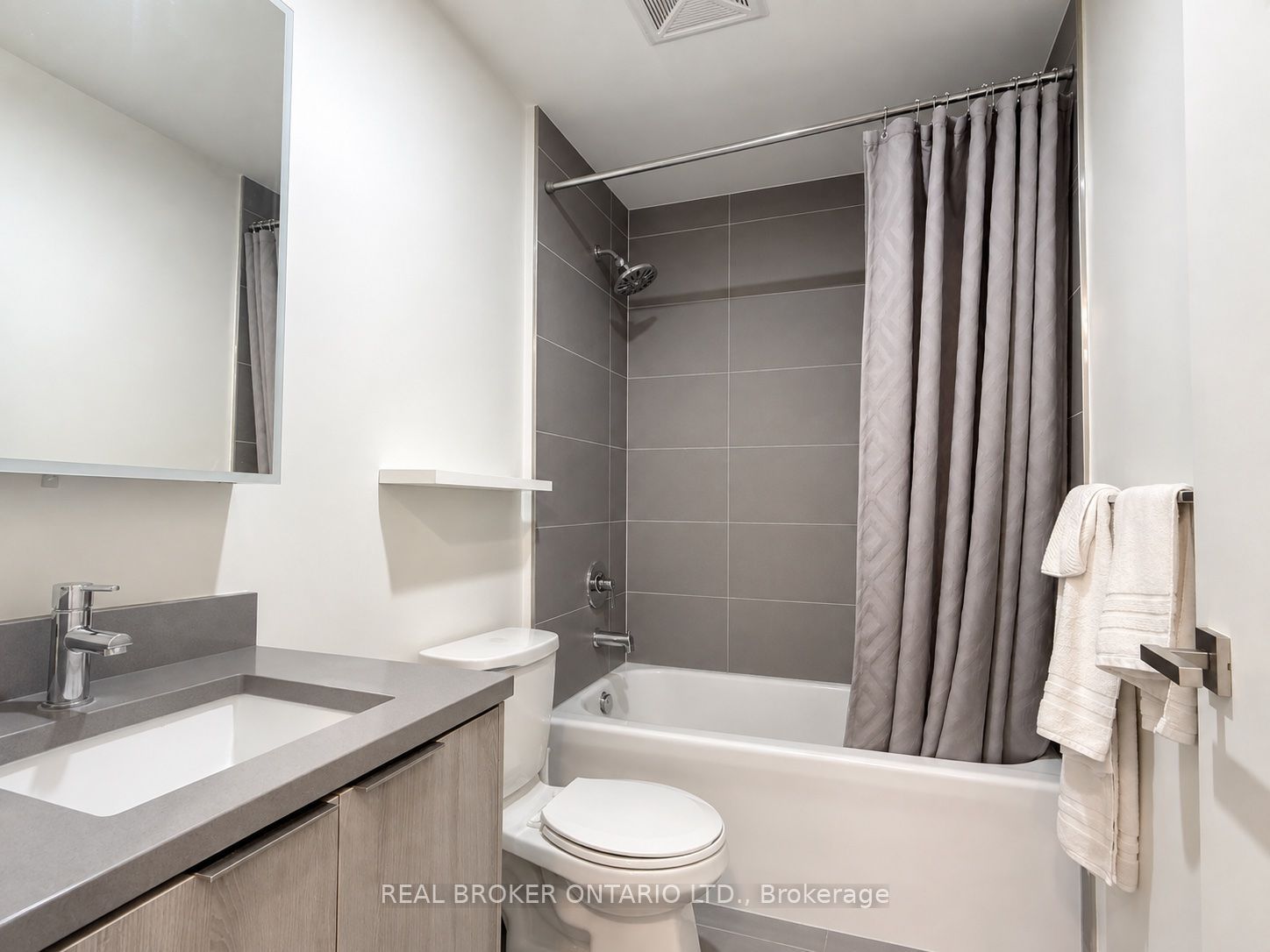 223 St. Clair Avenue W 713, Toronto, ON M4V 0A5 photo 4