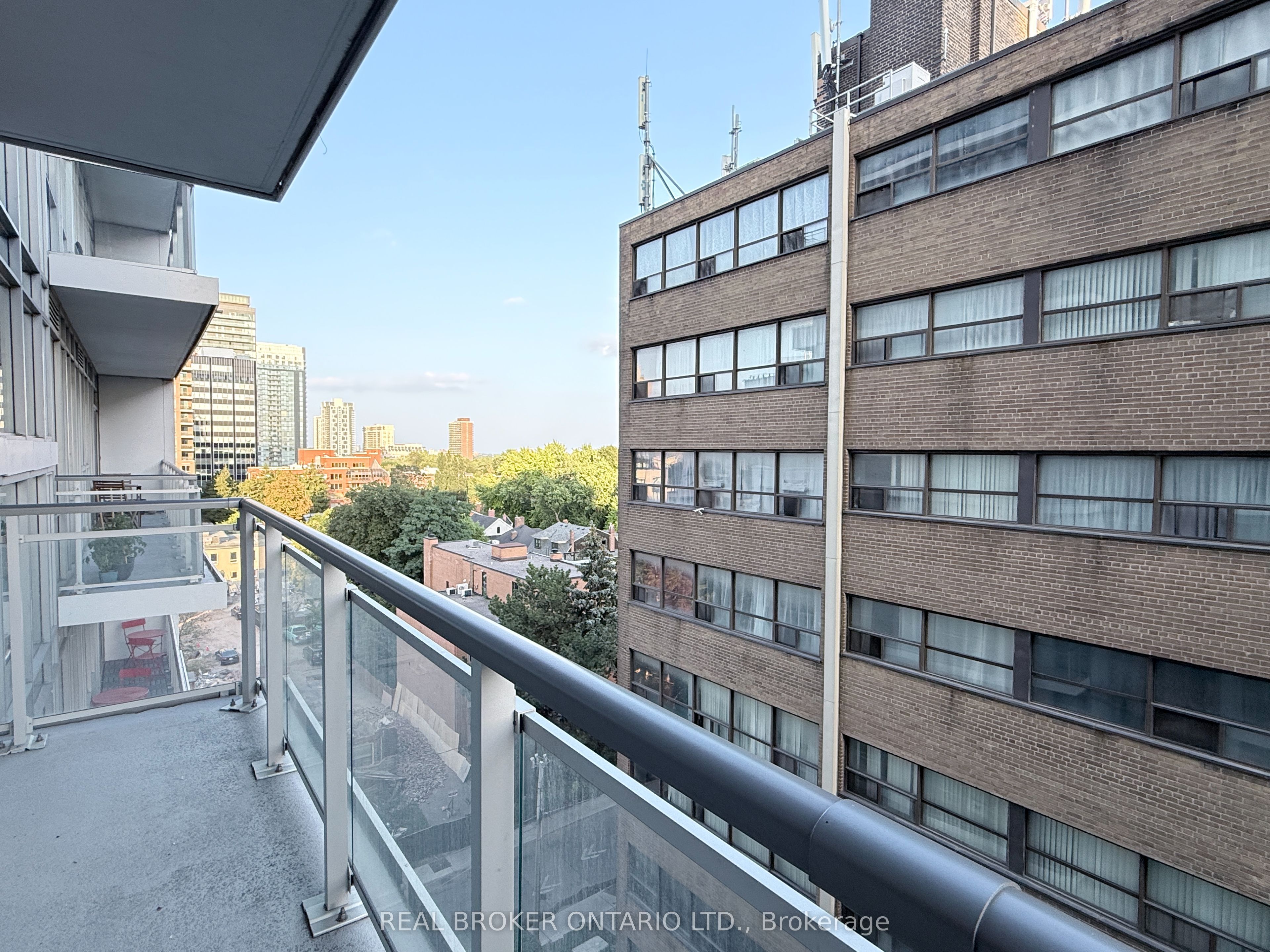 223 St. Clair Avenue W 713, Toronto, ON M4V 0A5 photo 5