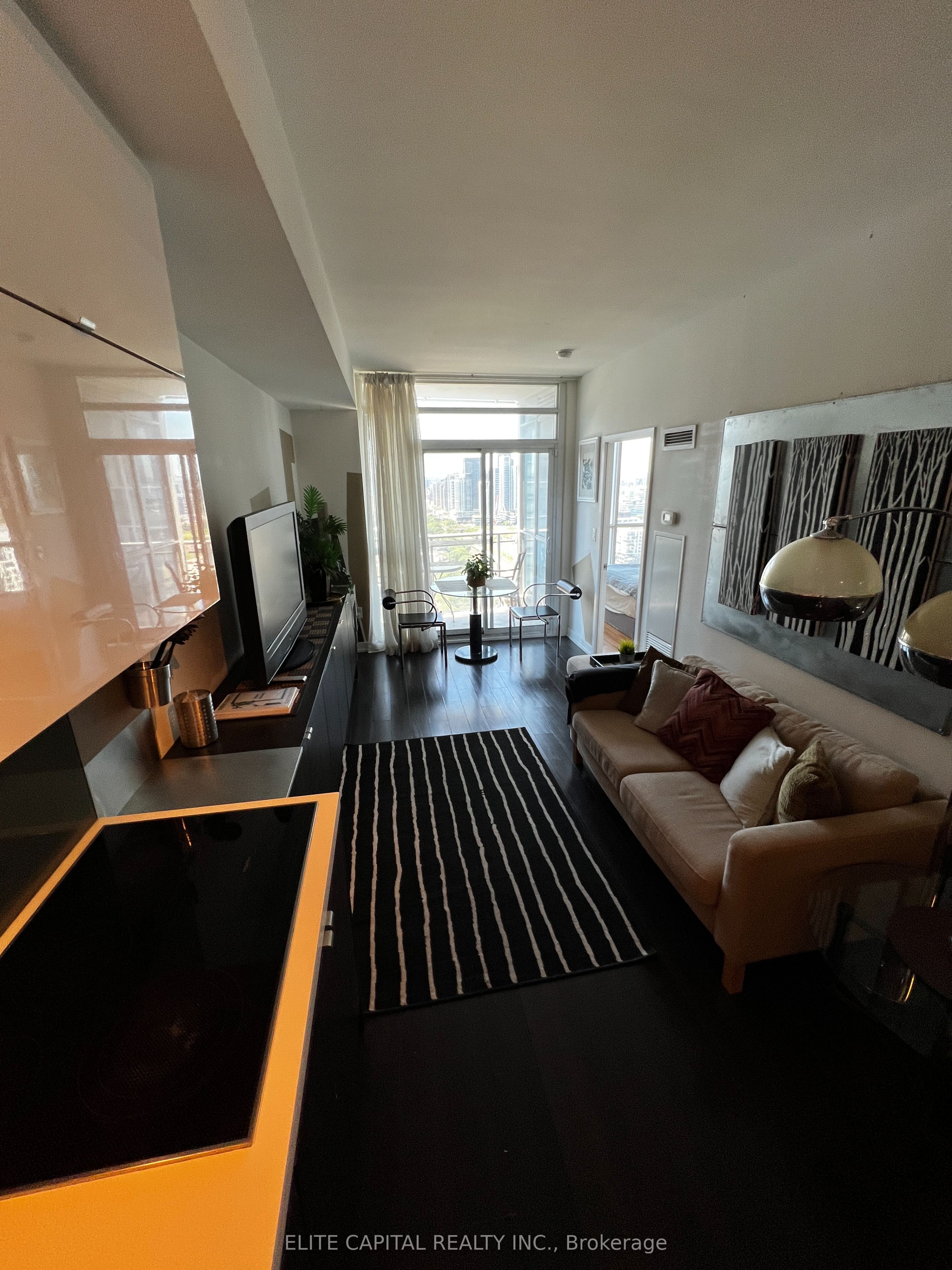 21 Iceboat Terrace 3610, Toronto, ON M5V 4A9 photo 5