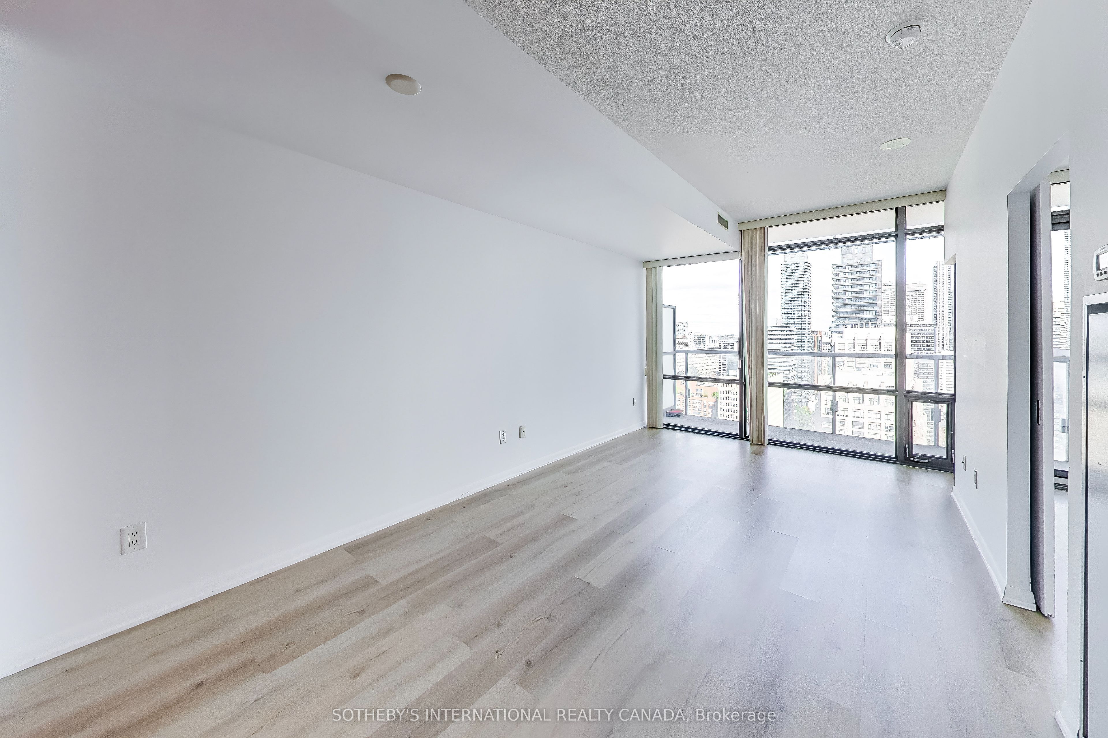 37 Grosvenor Street 3305, Toronto, ON M4Y 3G5 photo 5