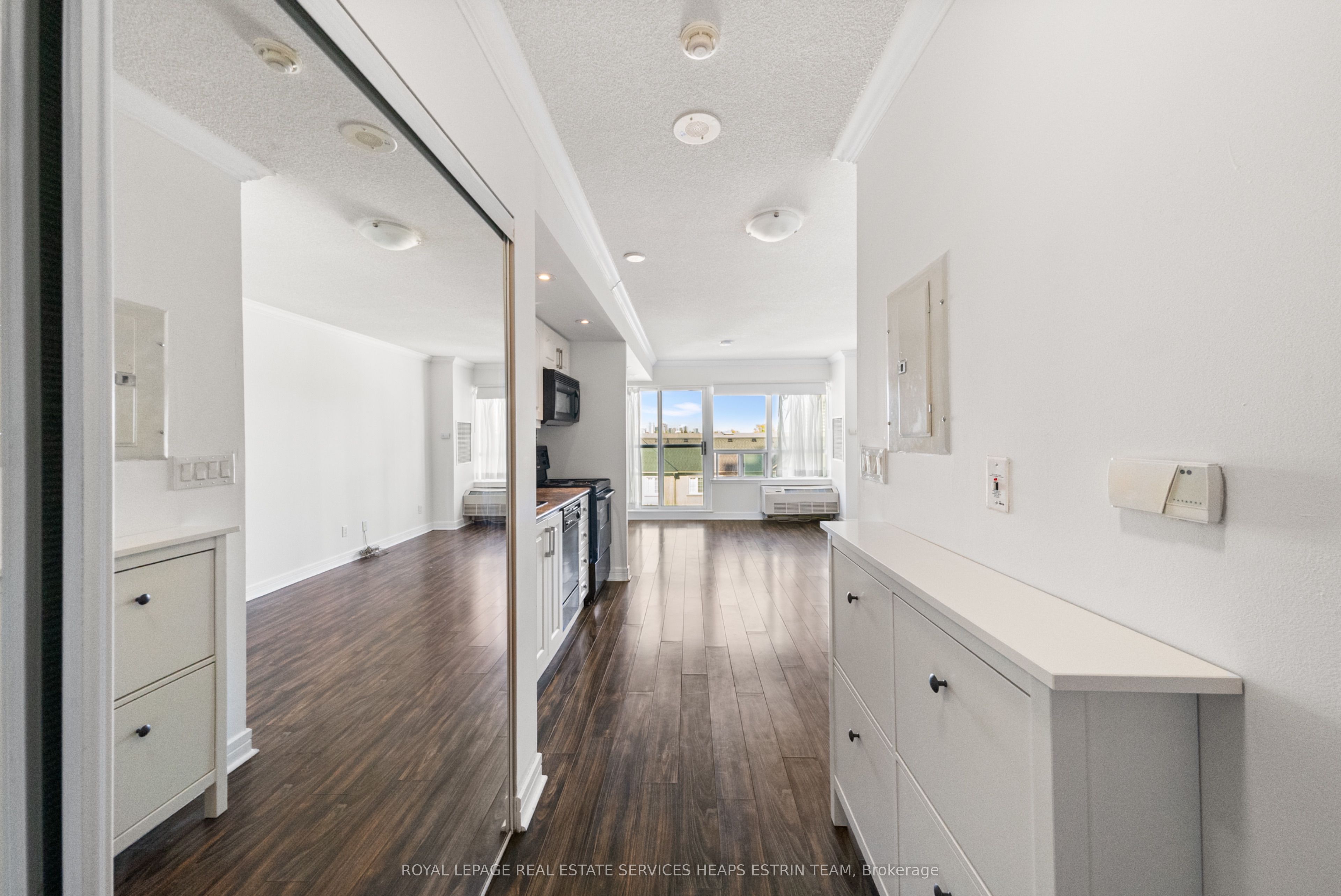 19 Avondale Avenue 411, Toronto, ON M2N 0A6 photo 2