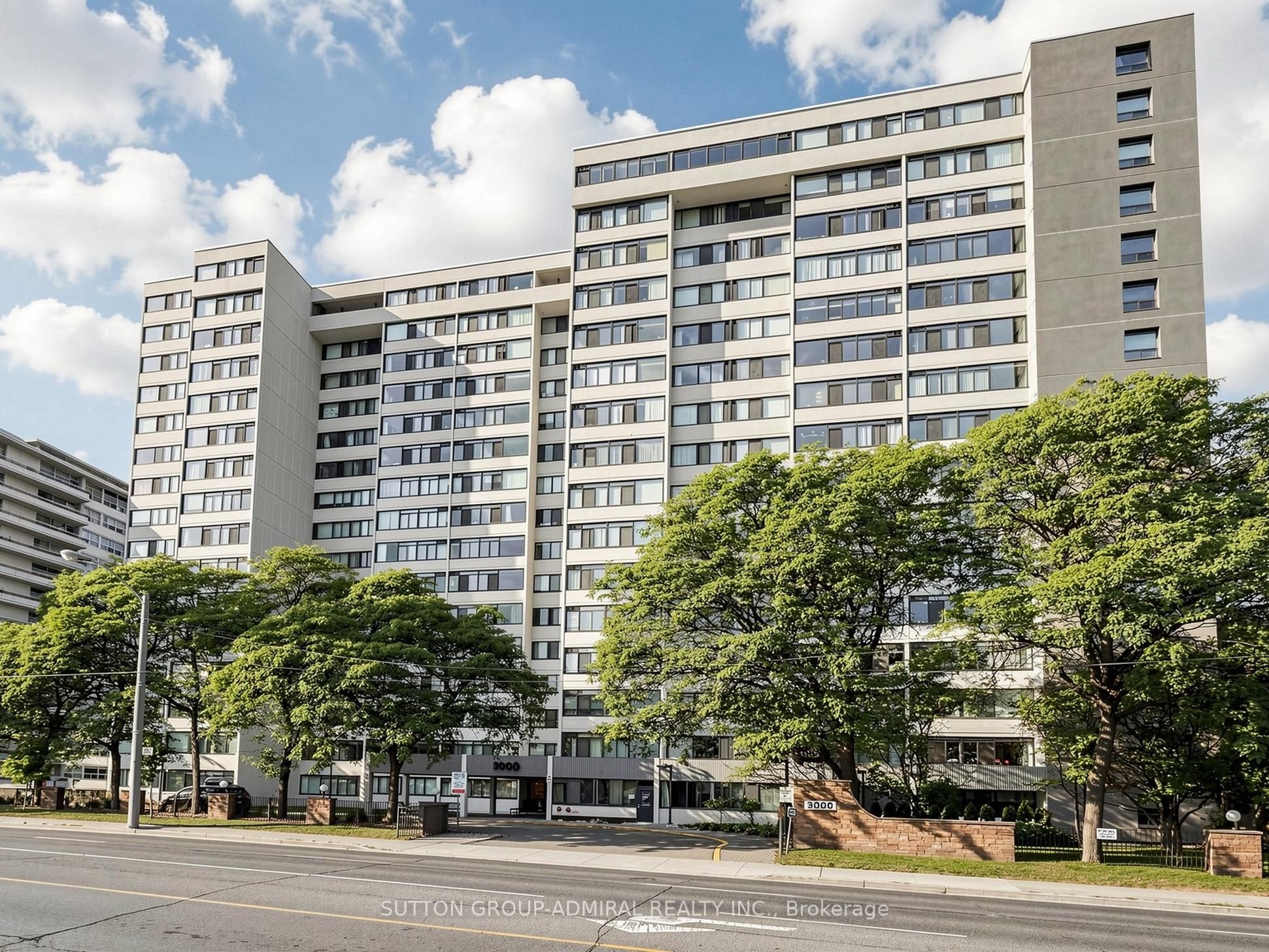 3000 Bathurst Street 708, Toronto, ON M6B 3B4 photo 2