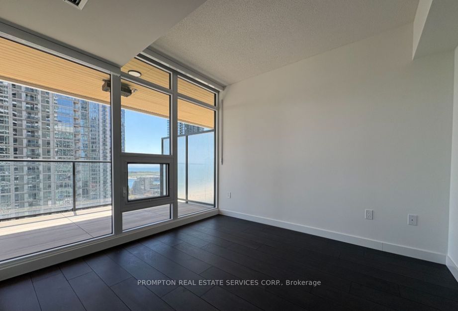 1 Concord Cityplace Way 2007, Toronto, ON M5V 0X3 photo 4