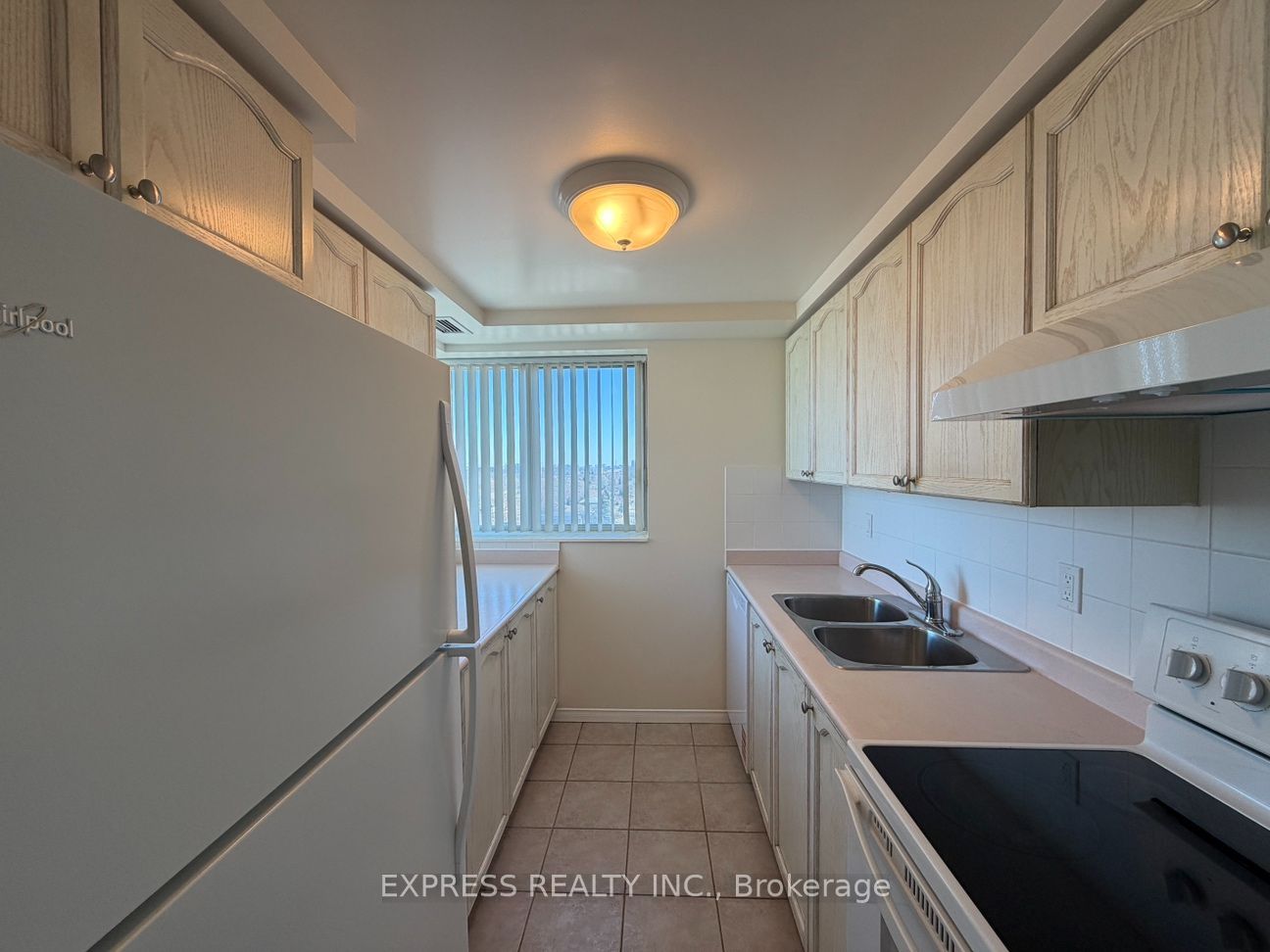 39 Pemberton Avenue LPH07, Toronto, ON M2M 4L6 photo 3