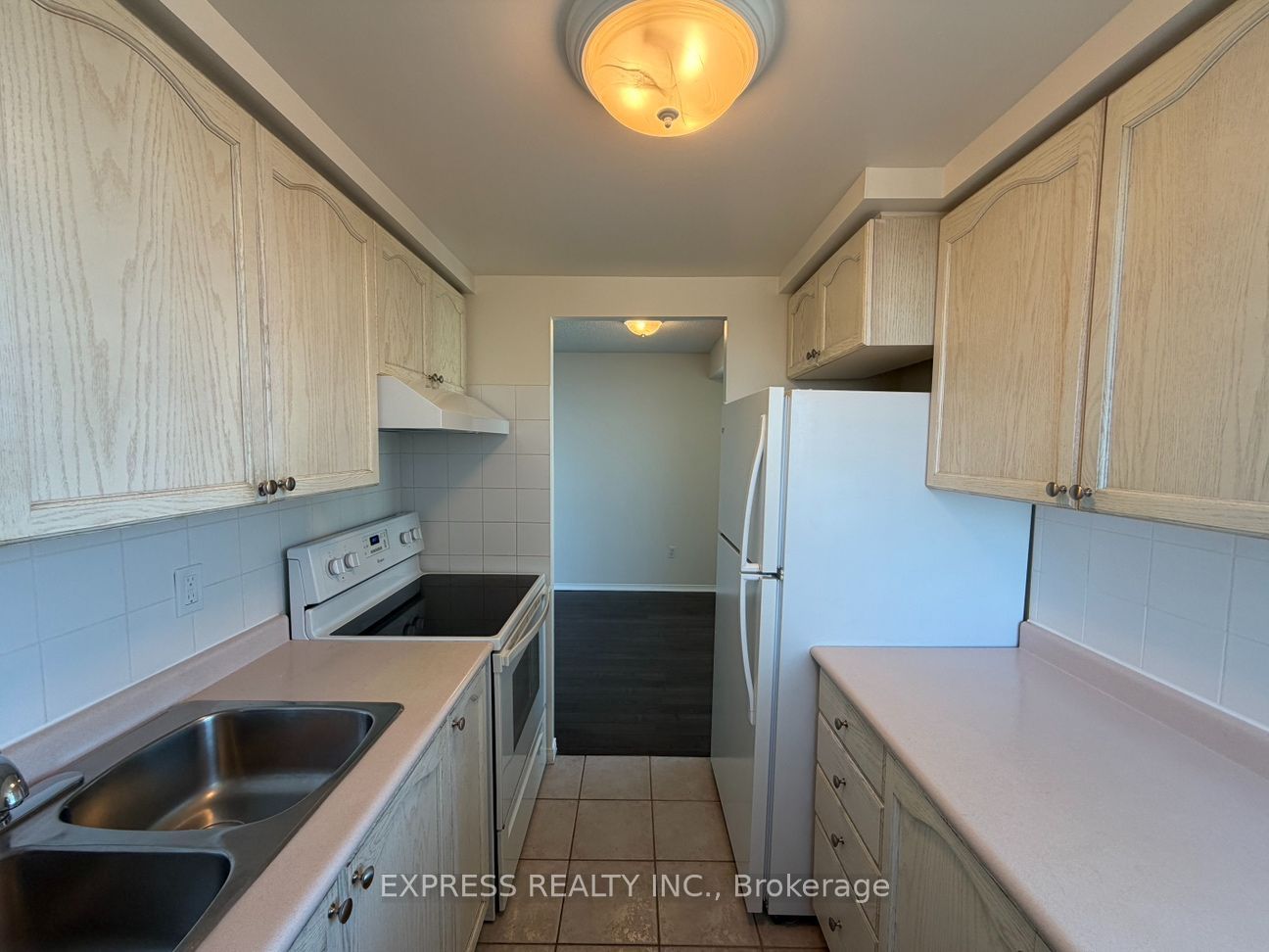 39 Pemberton Avenue LPH07, Toronto, ON M2M 4L6 photo 4