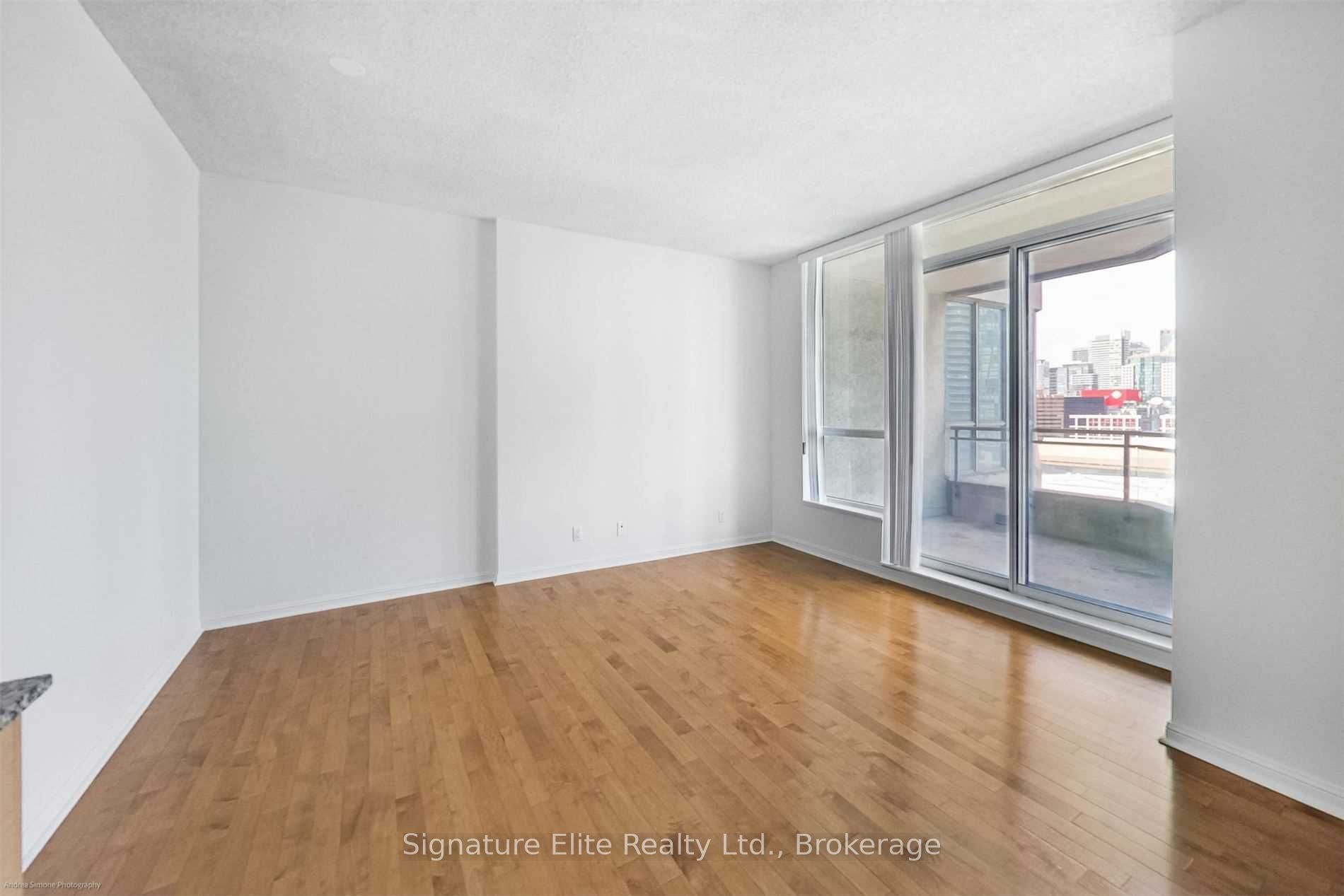 228 Queens Quay W 2301, Toronto, ON M5J 2X1 photo 3